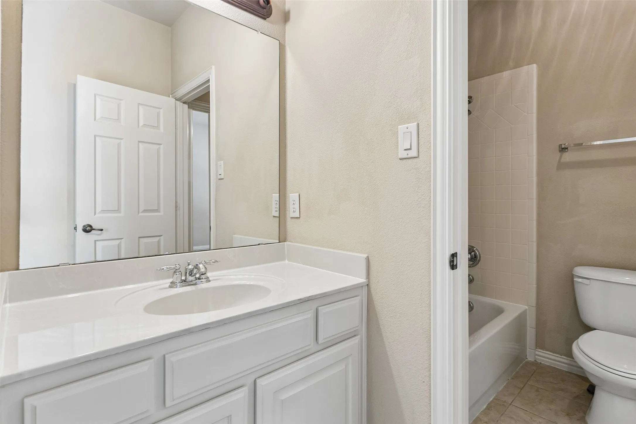 Single Family Residence For Sale in Collin County , 956 Cougar Drive, Allen, Texas 75013, 5 Bedroom, 4 Bathroom, 2 Garage spaces, 3,398 Sqft, built in 2007, mls#21336546, Real Estate Agent in Allen, Homes For Sale in Collin county, Homes For Sale in Allen, Realtor in Allen Texas, Real Estate Brokerage Independent Realty Texas, Luminita Cordes Realtor