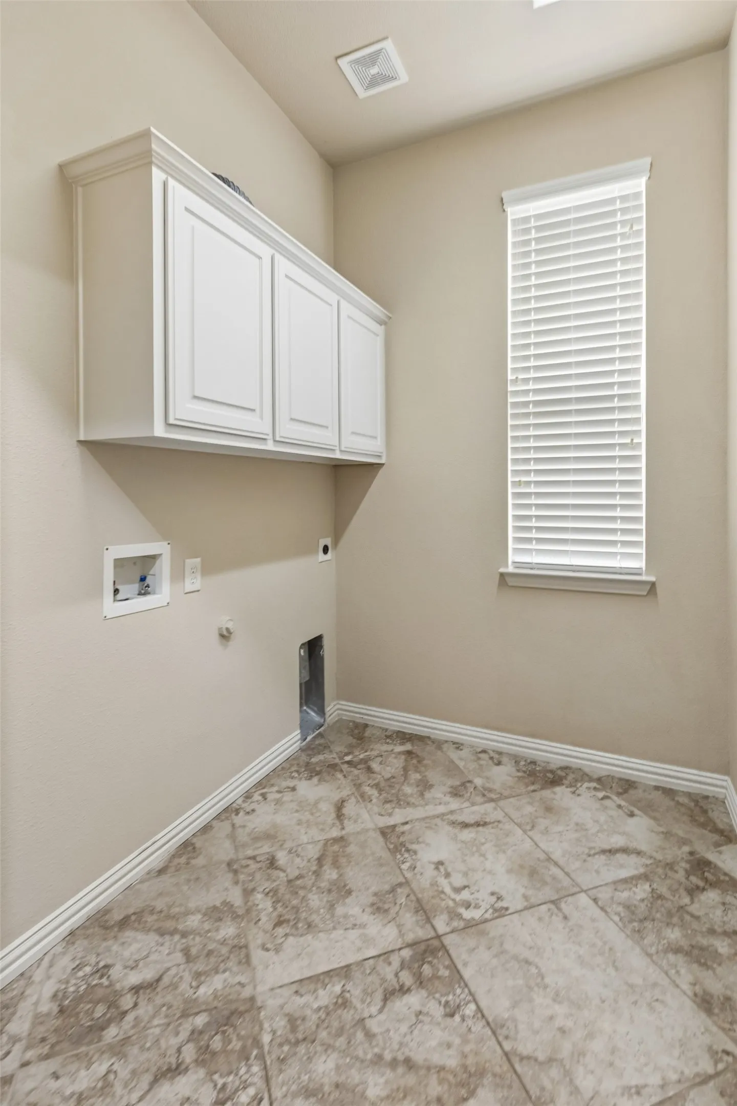 Single Family Residence For Sale in Collin County , 956 Cougar Drive, Allen, Texas 75013, 5 Bedroom, 4 Bathroom, 2 Garage spaces, 3,398 Sqft, built in 2007, mls#21336546, Real Estate Agent in Allen, Homes For Sale in Collin county, Homes For Sale in Allen, Realtor in Allen Texas, Real Estate Brokerage Independent Realty Texas, Luminita Cordes Realtor
