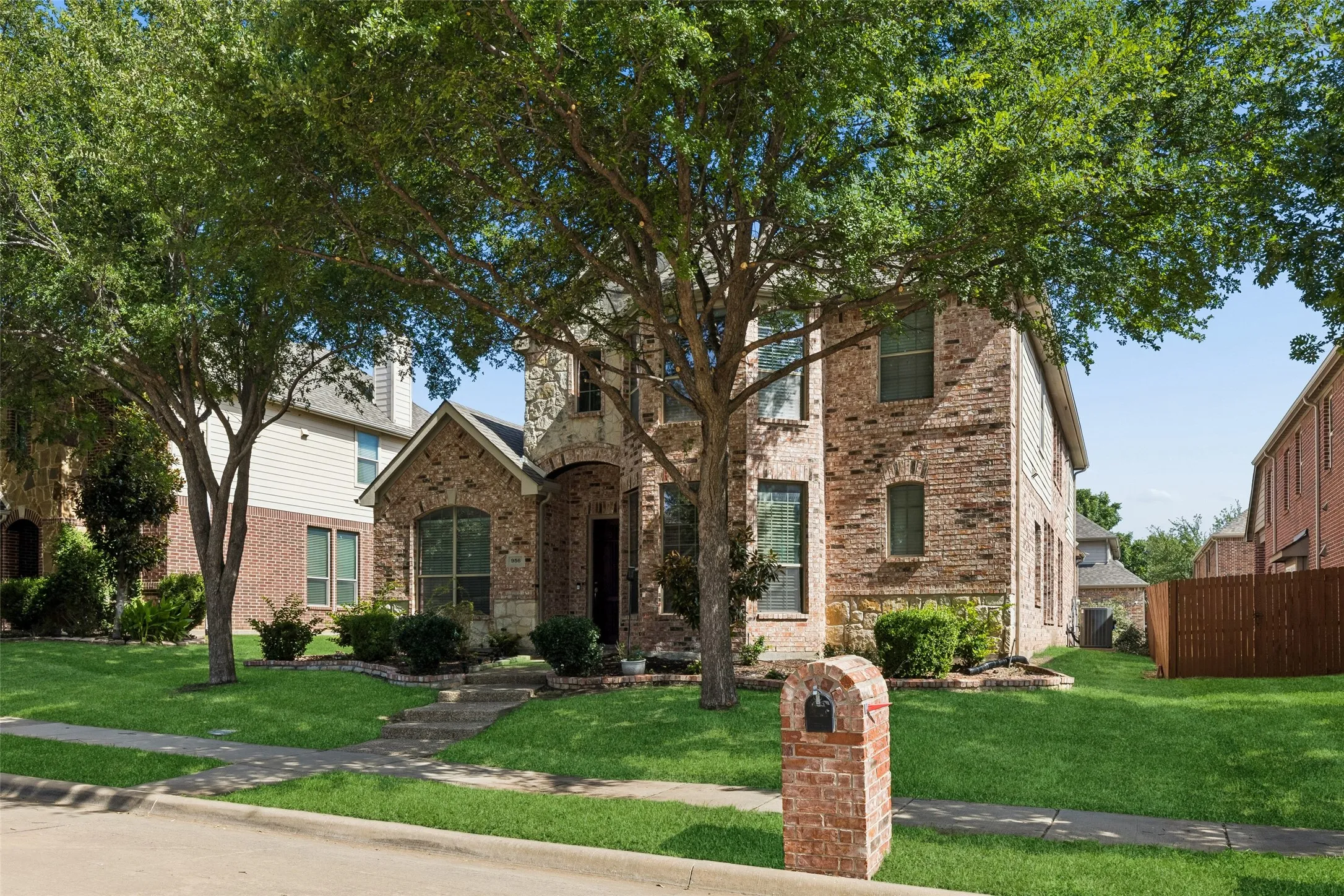 Single Family Residence For Sale in Collin County , 956 Cougar Drive, Allen, Texas 75013, 5 Bedroom, 4 Bathroom, 2 Garage spaces, 3,398 Sqft, built in 2007, mls#21336546, Real Estate Agent in Allen, Homes For Sale in Collin county, Homes For Sale in Allen, Realtor in Allen Texas, Real Estate Brokerage Independent Realty Texas, Luminita Cordes Realtor