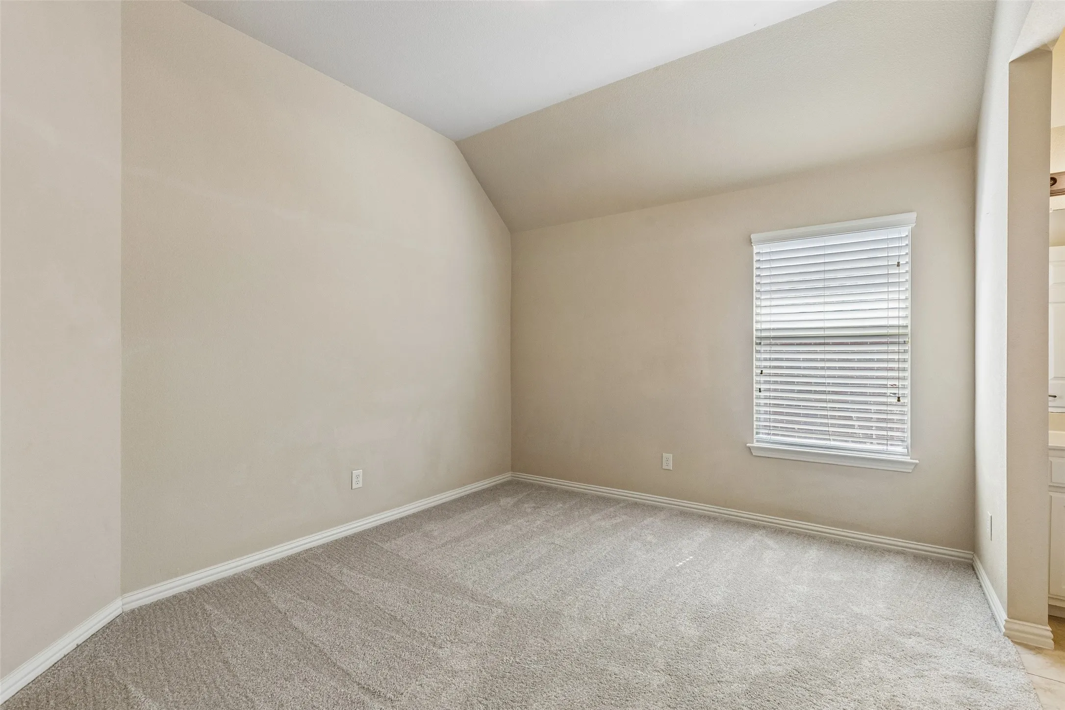 Single Family Residence For Sale in Collin County , 956 Cougar Drive, Allen, Texas 75013, 5 Bedroom, 4 Bathroom, 2 Garage spaces, 3,398 Sqft, built in 2007, mls#21336546, Real Estate Agent in Allen, Homes For Sale in Collin county, Homes For Sale in Allen, Realtor in Allen Texas, Real Estate Brokerage Independent Realty Texas, Luminita Cordes Realtor