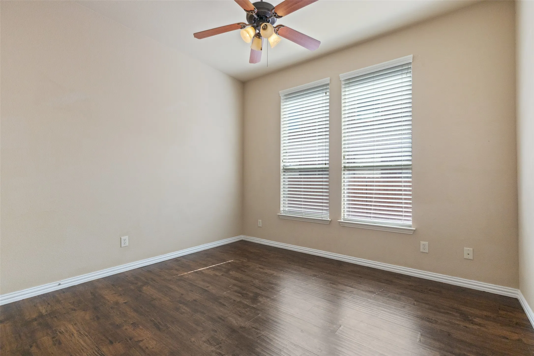 Single Family Residence For Sale in Collin County , 956 Cougar Drive, Allen, Texas 75013, 5 Bedroom, 4 Bathroom, 2 Garage spaces, 3,398 Sqft, built in 2007, mls#21336546, Real Estate Agent in Allen, Homes For Sale in Collin county, Homes For Sale in Allen, Realtor in Allen Texas, Real Estate Brokerage Independent Realty Texas, Luminita Cordes Realtor