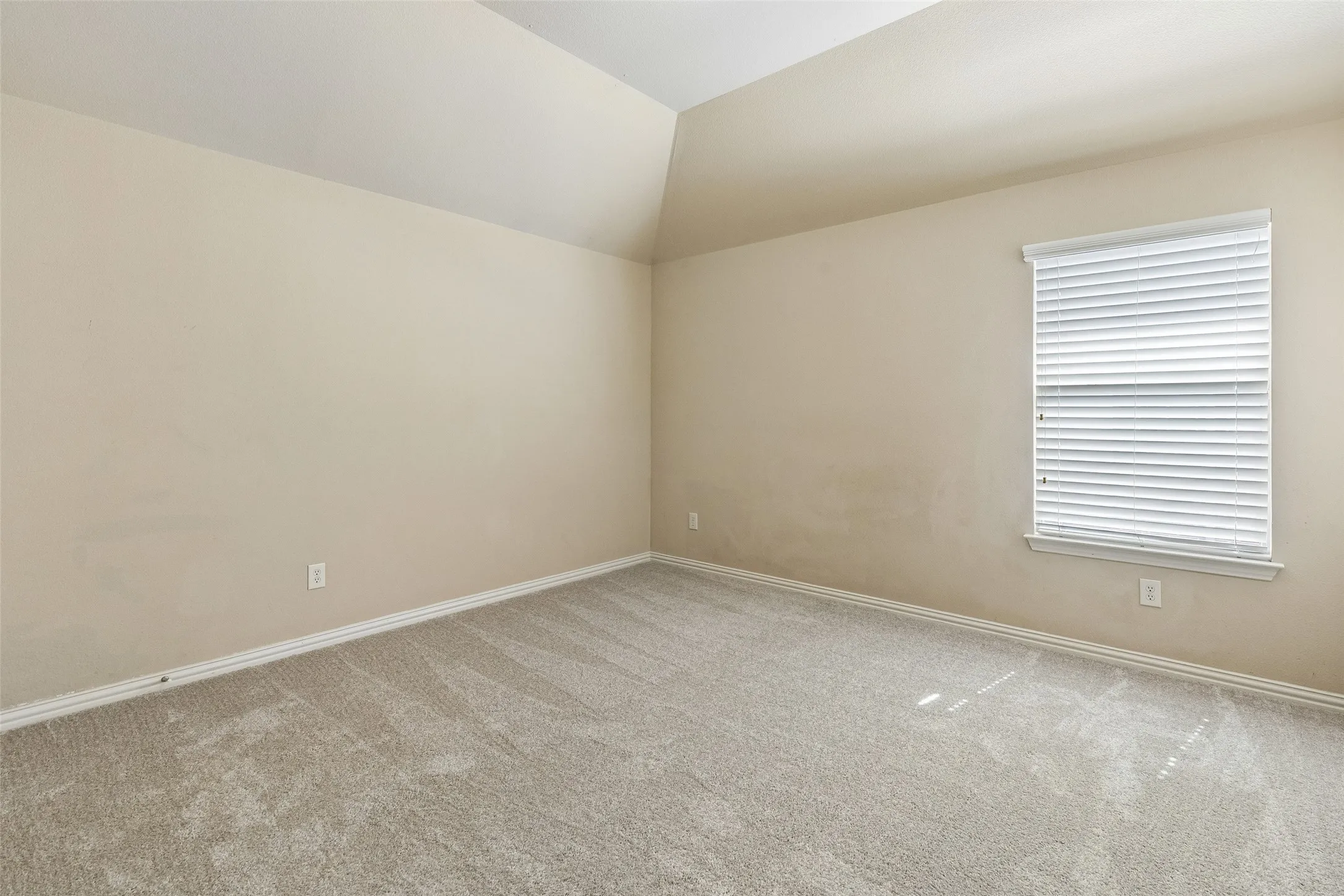 Single Family Residence For Sale in Collin County , 956 Cougar Drive, Allen, Texas 75013, 5 Bedroom, 4 Bathroom, 2 Garage spaces, 3,398 Sqft, built in 2007, mls#21336546, Real Estate Agent in Allen, Homes For Sale in Collin county, Homes For Sale in Allen, Realtor in Allen Texas, Real Estate Brokerage Independent Realty Texas, Luminita Cordes Realtor