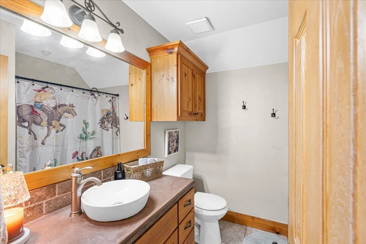 Single Family Residence For Sale in Navarro County , 7303 S US Highway 287, Corsicana, Texas 75109, 4 Bedroom, 4 Bathroom, 3 Garage spaces, 2,936 Sqft, built in 2010, mls#21338126, Real Estate Agent in Corsicana, Homes For Sale in Navarro county, Homes For Sale in Corsicana, Realtor in Corsicana Texas, Real Estate Brokerage Independent Realty Texas, Luminita Cordes Realtor