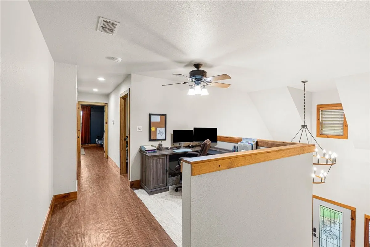 Single Family Residence For Sale in Navarro County , 7303 S US Highway 287, Corsicana, Texas 75109, 4 Bedroom, 4 Bathroom, 3 Garage spaces, 2,936 Sqft, built in 2010, mls#21338126, Real Estate Agent in Corsicana, Homes For Sale in Navarro county, Homes For Sale in Corsicana, Realtor in Corsicana Texas, Real Estate Brokerage Independent Realty Texas, Luminita Cordes Realtor