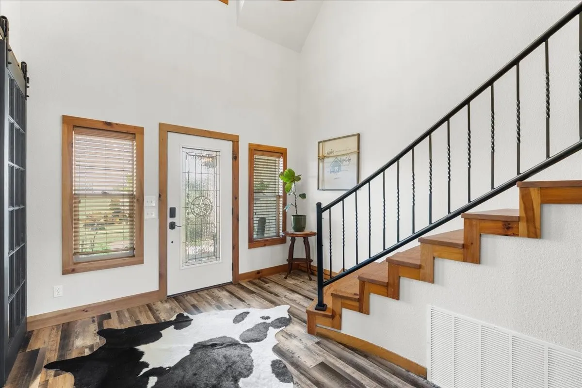 Single Family Residence For Sale in Navarro County , 7303 S US Highway 287, Corsicana, Texas 75109, 4 Bedroom, 4 Bathroom, 3 Garage spaces, 2,936 Sqft, built in 2010, mls#21338126, Real Estate Agent in Corsicana, Homes For Sale in Navarro county, Homes For Sale in Corsicana, Realtor in Corsicana Texas, Real Estate Brokerage Independent Realty Texas, Luminita Cordes Realtor