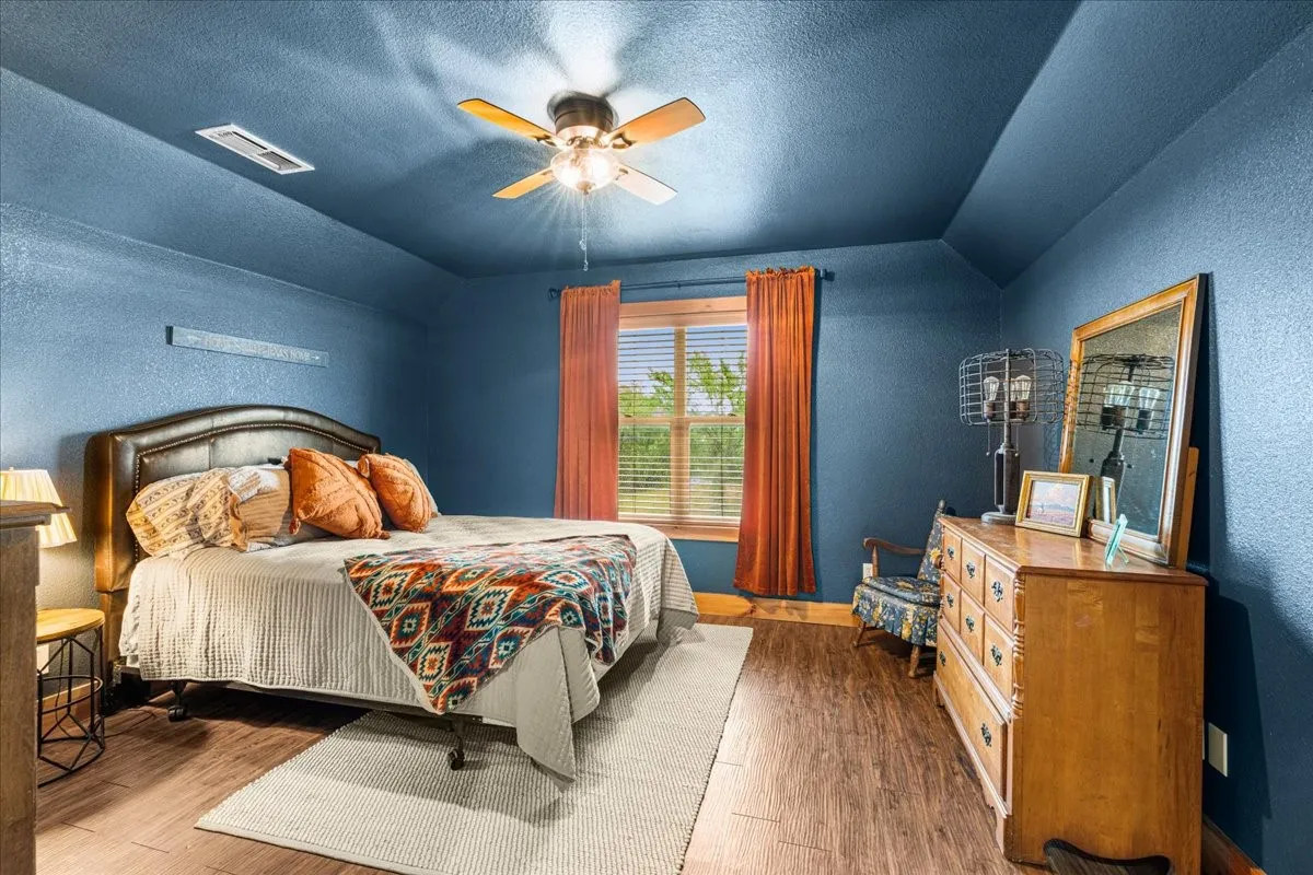 Single Family Residence For Sale in Navarro County , 7303 S US Highway 287, Corsicana, Texas 75109, 4 Bedroom, 4 Bathroom, 3 Garage spaces, 2,936 Sqft, built in 2010, mls#21338126, Real Estate Agent in Corsicana, Homes For Sale in Navarro county, Homes For Sale in Corsicana, Realtor in Corsicana Texas, Real Estate Brokerage Independent Realty Texas, Luminita Cordes Realtor