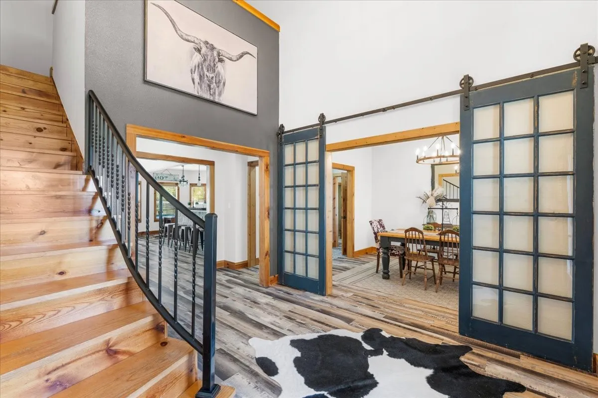 Single Family Residence For Sale in Navarro County , 7303 S US Highway 287, Corsicana, Texas 75109, 4 Bedroom, 4 Bathroom, 3 Garage spaces, 2,936 Sqft, built in 2010, mls#21338126, Real Estate Agent in Corsicana, Homes For Sale in Navarro county, Homes For Sale in Corsicana, Realtor in Corsicana Texas, Real Estate Brokerage Independent Realty Texas, Luminita Cordes Realtor