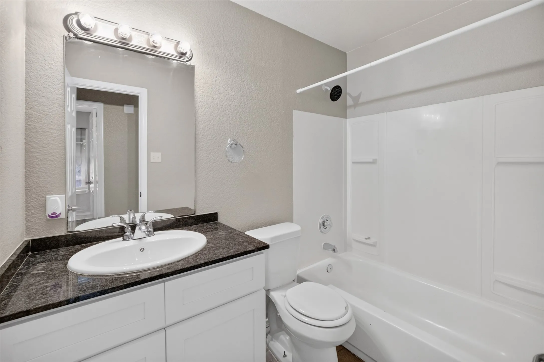 Duplex For Rent in Tarrant County , 1424 E Mulkey Street 1426, Fort Worth, Texas 76104, 3 Bedroom, 2 Bathroom, Garage spaces, 2,100 Sqft, built in 2007, mls#21338414, Real Estate Agent in Fort Worth, Homes For Rent in Tarrant county, Homes For Rent in Fort Worth, Realtor in Fort Worth Texas, Real Estate Brokerage Independent Realty Texas, Luminita Cordes Realtor