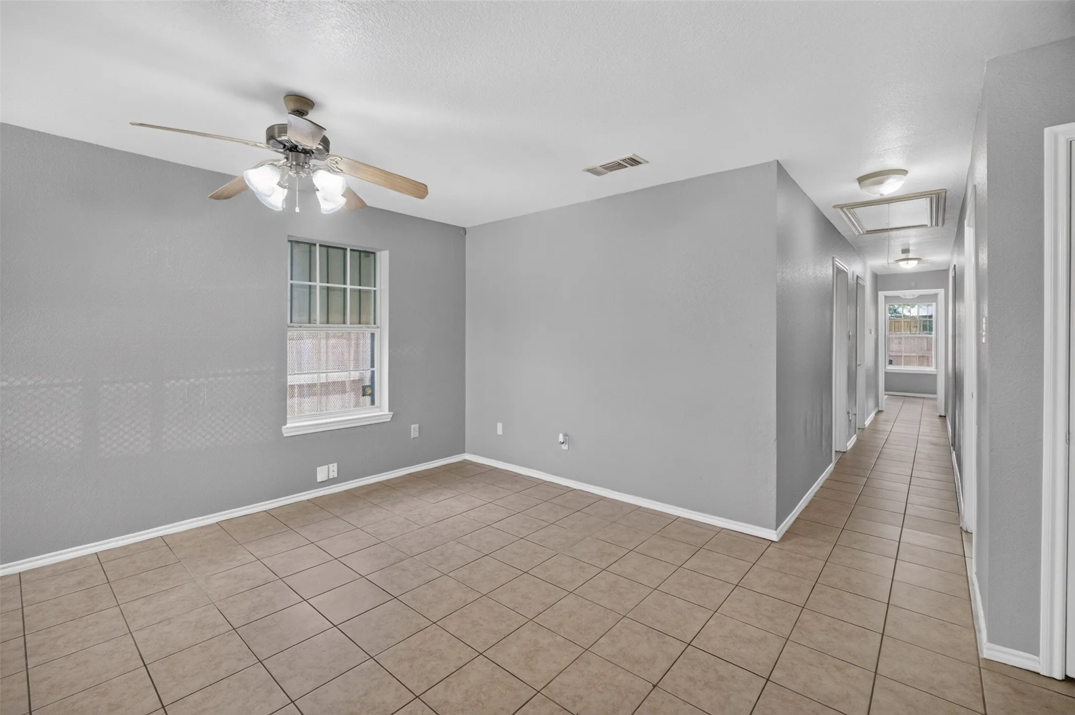 Duplex For Rent in Tarrant County , 1424 E Mulkey Street 1426, Fort Worth, Texas 76104, 3 Bedroom, 2 Bathroom, Garage spaces, 2,100 Sqft, built in 2007, mls#21338414, Real Estate Agent in Fort Worth, Homes For Rent in Tarrant county, Homes For Rent in Fort Worth, Realtor in Fort Worth Texas, Real Estate Brokerage Independent Realty Texas, Luminita Cordes Realtor