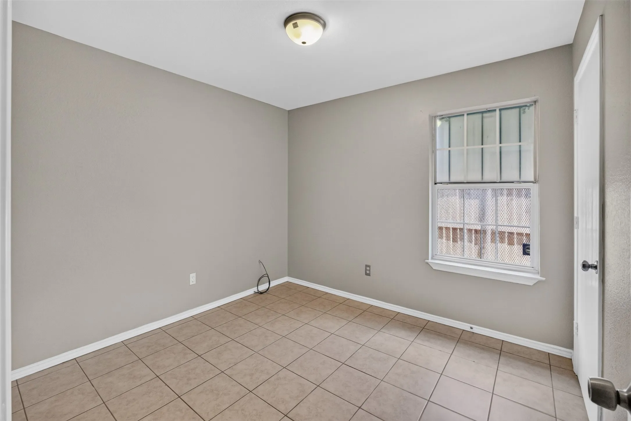 Duplex For Rent in Tarrant County , 1424 E Mulkey Street 1426, Fort Worth, Texas 76104, 3 Bedroom, 2 Bathroom, Garage spaces, 2,100 Sqft, built in 2007, mls#21338414, Real Estate Agent in Fort Worth, Homes For Rent in Tarrant county, Homes For Rent in Fort Worth, Realtor in Fort Worth Texas, Real Estate Brokerage Independent Realty Texas, Luminita Cordes Realtor