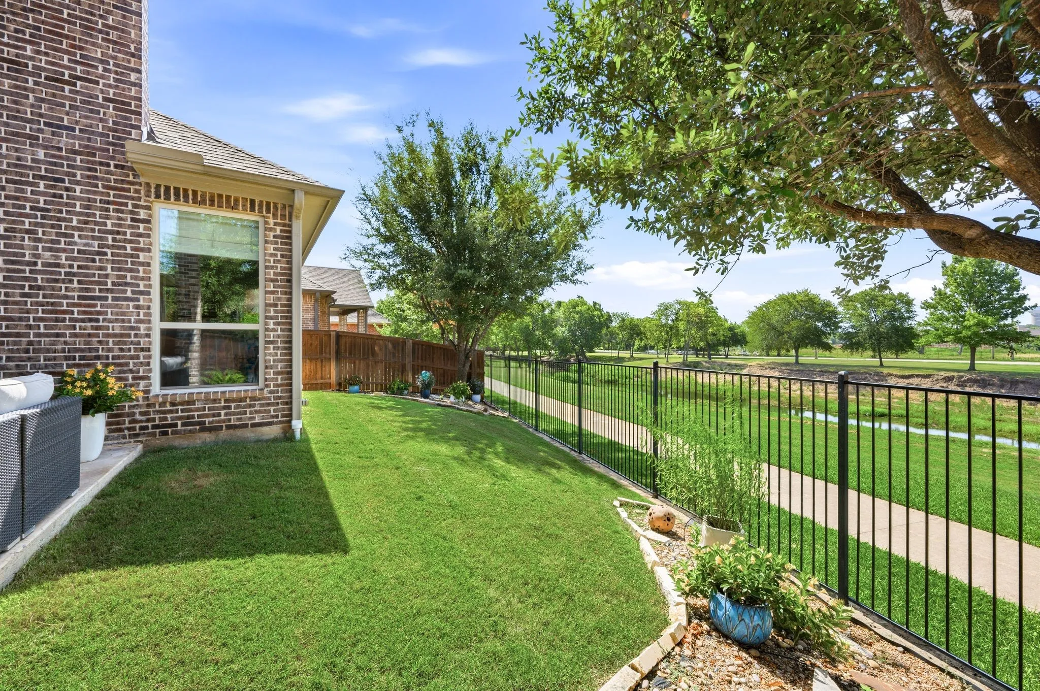 Single Family Residence For Sale in Tarrant County , 324 Riverdance Way, Keller, Texas 76248, 4 Bedroom, 4 Bathroom, 2 Garage spaces, 2,949 Sqft, built in 2018, mls#21336569, Real Estate Agent in Keller, Homes For Sale in Tarrant county, Homes For Sale in Keller, Realtor in Keller Texas, Real Estate Brokerage Independent Realty Texas, Luminita Cordes Realtor