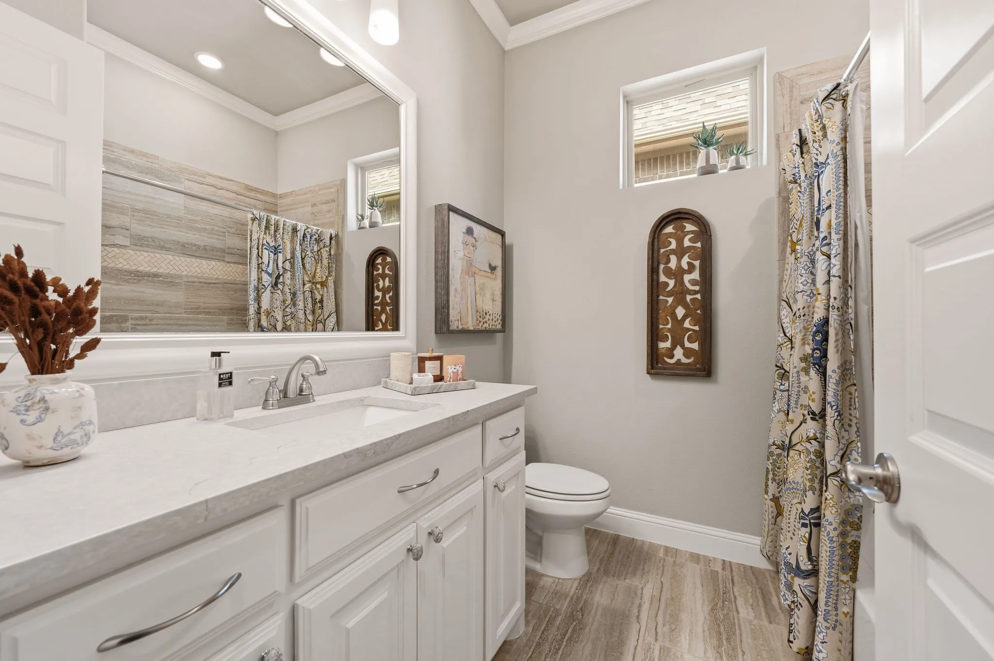 Downstairs Full Bath