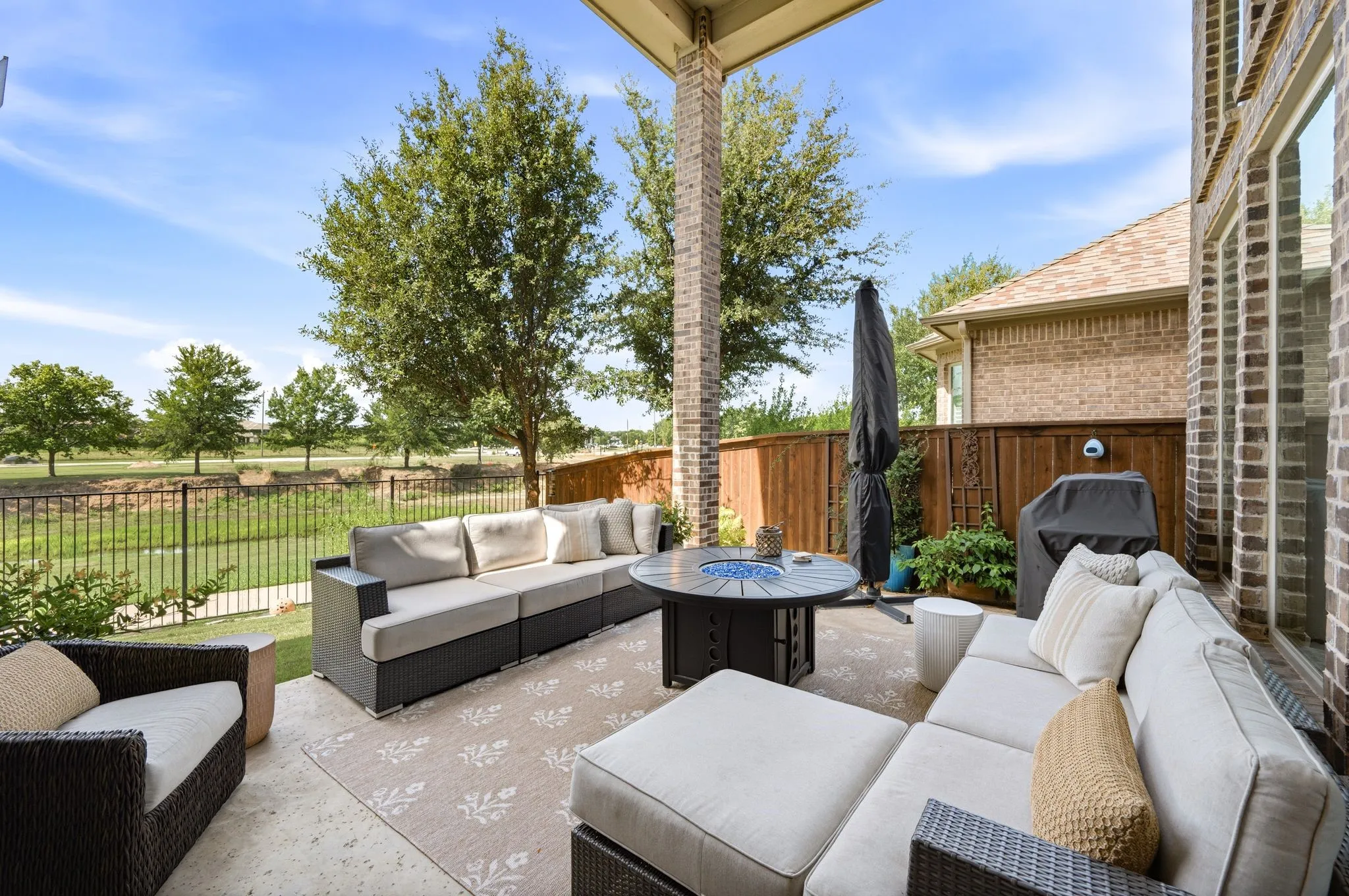 Single Family Residence For Sale in Tarrant County , 324 Riverdance Way, Keller, Texas 76248, 4 Bedroom, 4 Bathroom, 2 Garage spaces, 2,949 Sqft, built in 2018, mls#21336569, Real Estate Agent in Keller, Homes For Sale in Tarrant county, Homes For Sale in Keller, Realtor in Keller Texas, Real Estate Brokerage Independent Realty Texas, Luminita Cordes Realtor
