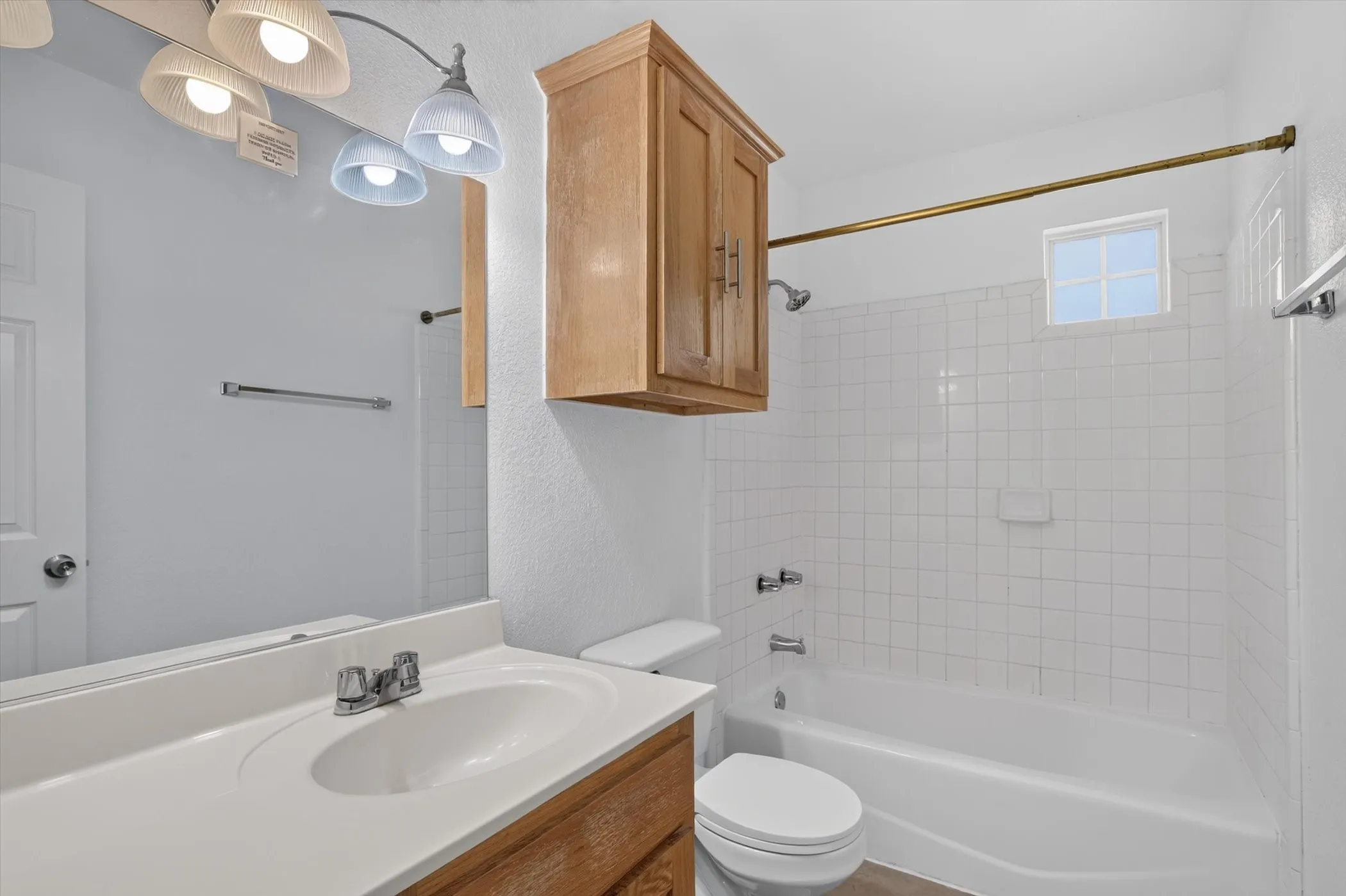 Single Family Residence For Rent in Tarrant County , 3721 El Campo Avenue A, Fort Worth, Texas 76107, 2 Bedroom, 2 Bathroom, 1 Garage spaces, 1,050 Sqft, built in 2001, mls#21333342, Real Estate Agent in Fort Worth, Homes For Rent in Tarrant county, Homes For Rent in Fort Worth, Realtor in Fort Worth Texas, Real Estate Brokerage Independent Realty Texas, Luminita Cordes Realtor