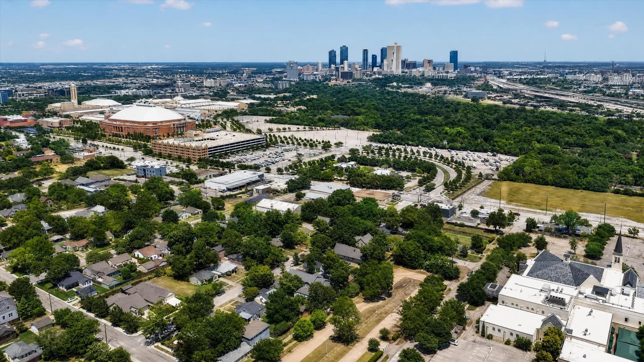 Single Family Residence For Rent in Tarrant County , 3721 El Campo Avenue A, Fort Worth, Texas 76107, 2 Bedroom, 2 Bathroom, 1 Garage spaces, 1,050 Sqft, built in 2001, mls#21333342, Real Estate Agent in Fort Worth, Homes For Rent in Tarrant county, Homes For Rent in Fort Worth, Realtor in Fort Worth Texas, Real Estate Brokerage Independent Realty Texas, Luminita Cordes Realtor
