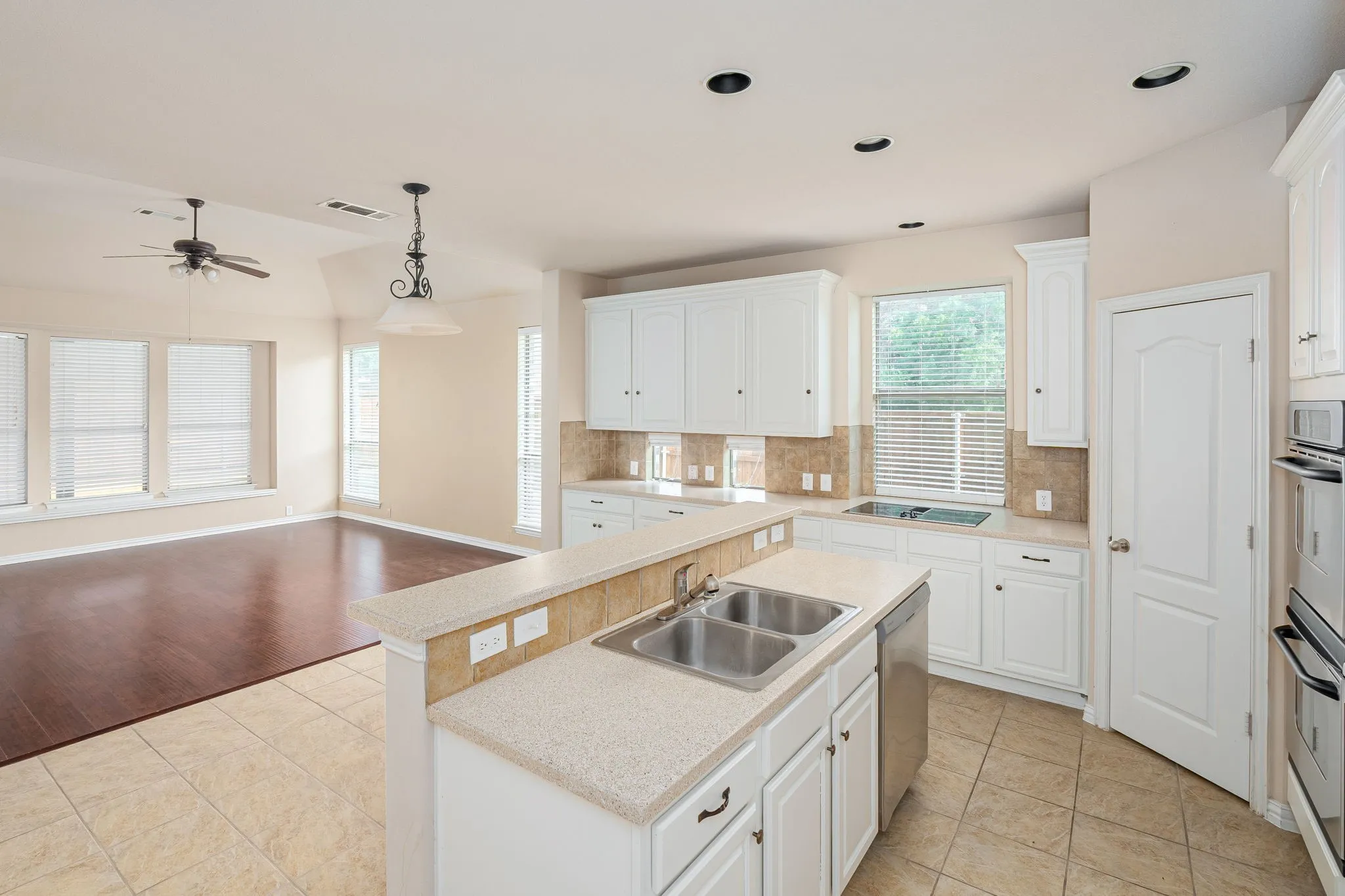 Single Family Residence For Rent in Collin County , 11085 Prescott Drive, Frisco, Texas 75033, 4 Bedroom, 4 Bathroom, 2 Garage spaces, 2,832 Sqft, built in 2004, mls#21338381, Real Estate Agent in Frisco, Homes For Rent in Collin county, Homes For Rent in Frisco, Realtor in Frisco Texas, Real Estate Brokerage Independent Realty Texas, Luminita Cordes Realtor