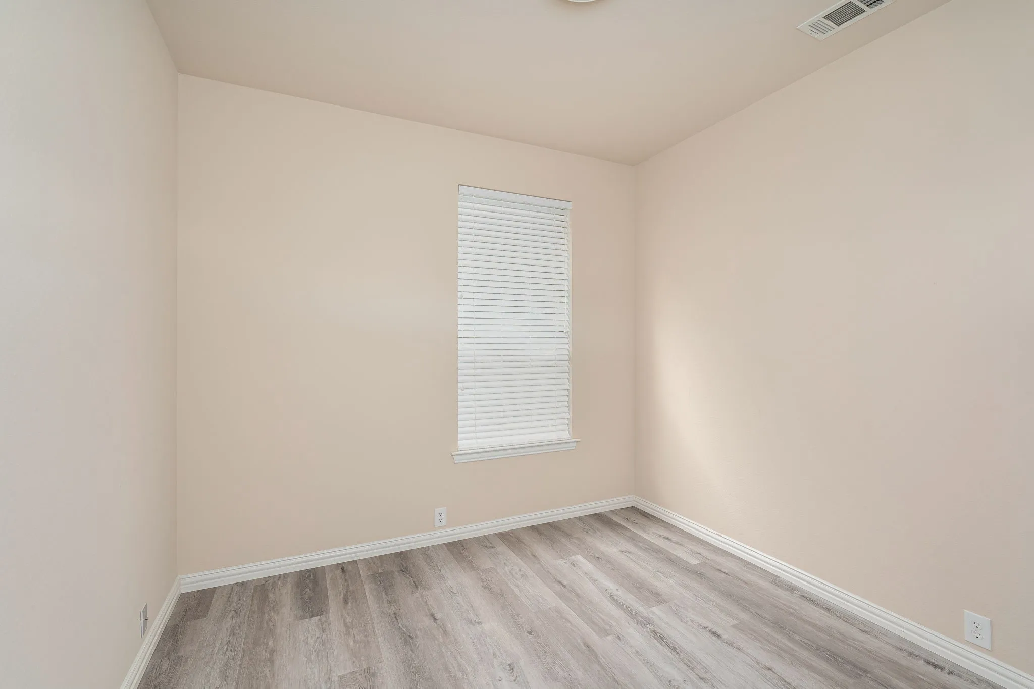 Single Family Residence For Rent in Collin County , 11085 Prescott Drive, Frisco, Texas 75033, 4 Bedroom, 4 Bathroom, 2 Garage spaces, 2,832 Sqft, built in 2004, mls#21338381, Real Estate Agent in Frisco, Homes For Rent in Collin county, Homes For Rent in Frisco, Realtor in Frisco Texas, Real Estate Brokerage Independent Realty Texas, Luminita Cordes Realtor