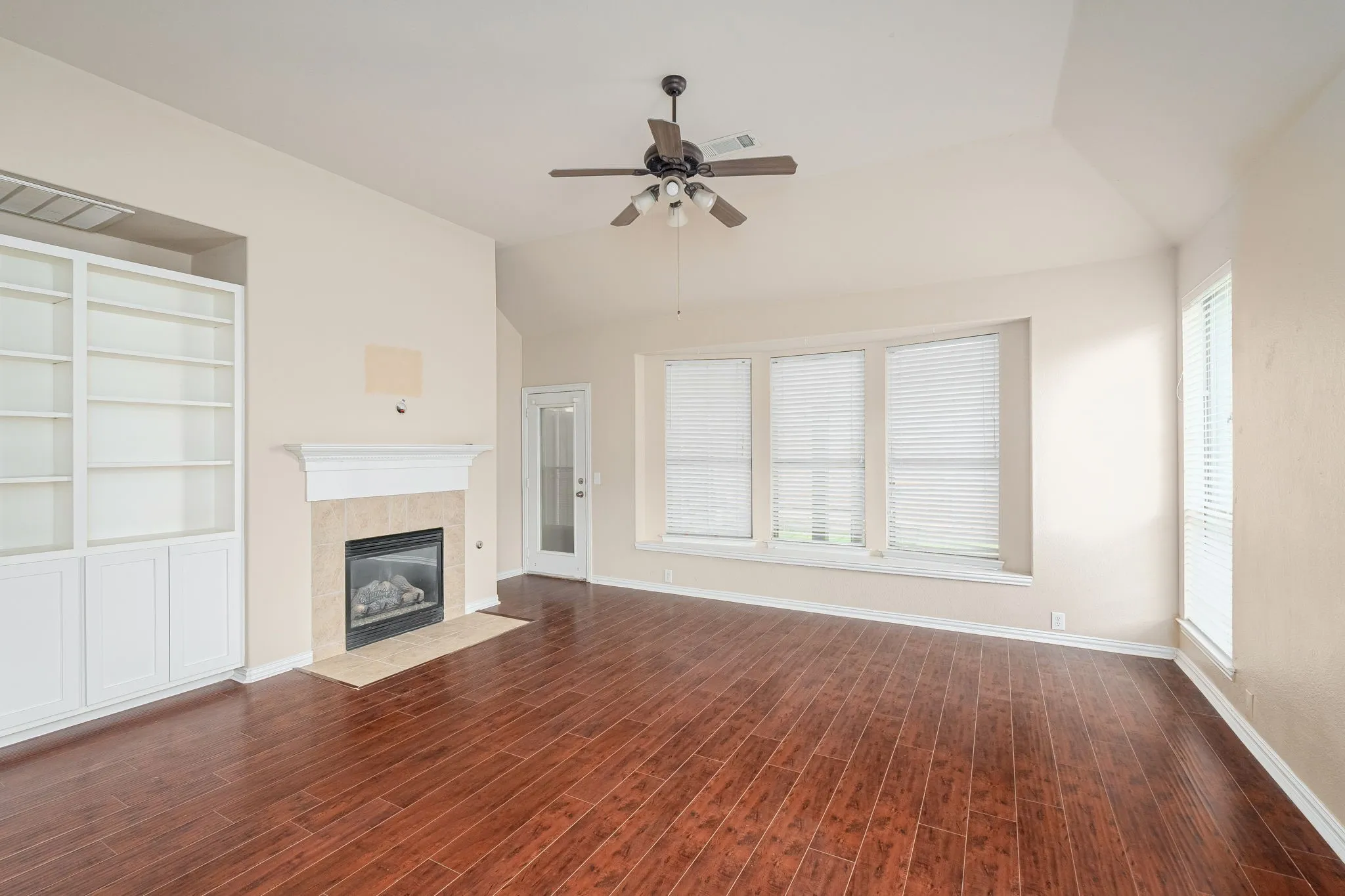 Single Family Residence For Rent in Collin County , 11085 Prescott Drive, Frisco, Texas 75033, 4 Bedroom, 4 Bathroom, 2 Garage spaces, 2,832 Sqft, built in 2004, mls#21338381, Real Estate Agent in Frisco, Homes For Rent in Collin county, Homes For Rent in Frisco, Realtor in Frisco Texas, Real Estate Brokerage Independent Realty Texas, Luminita Cordes Realtor