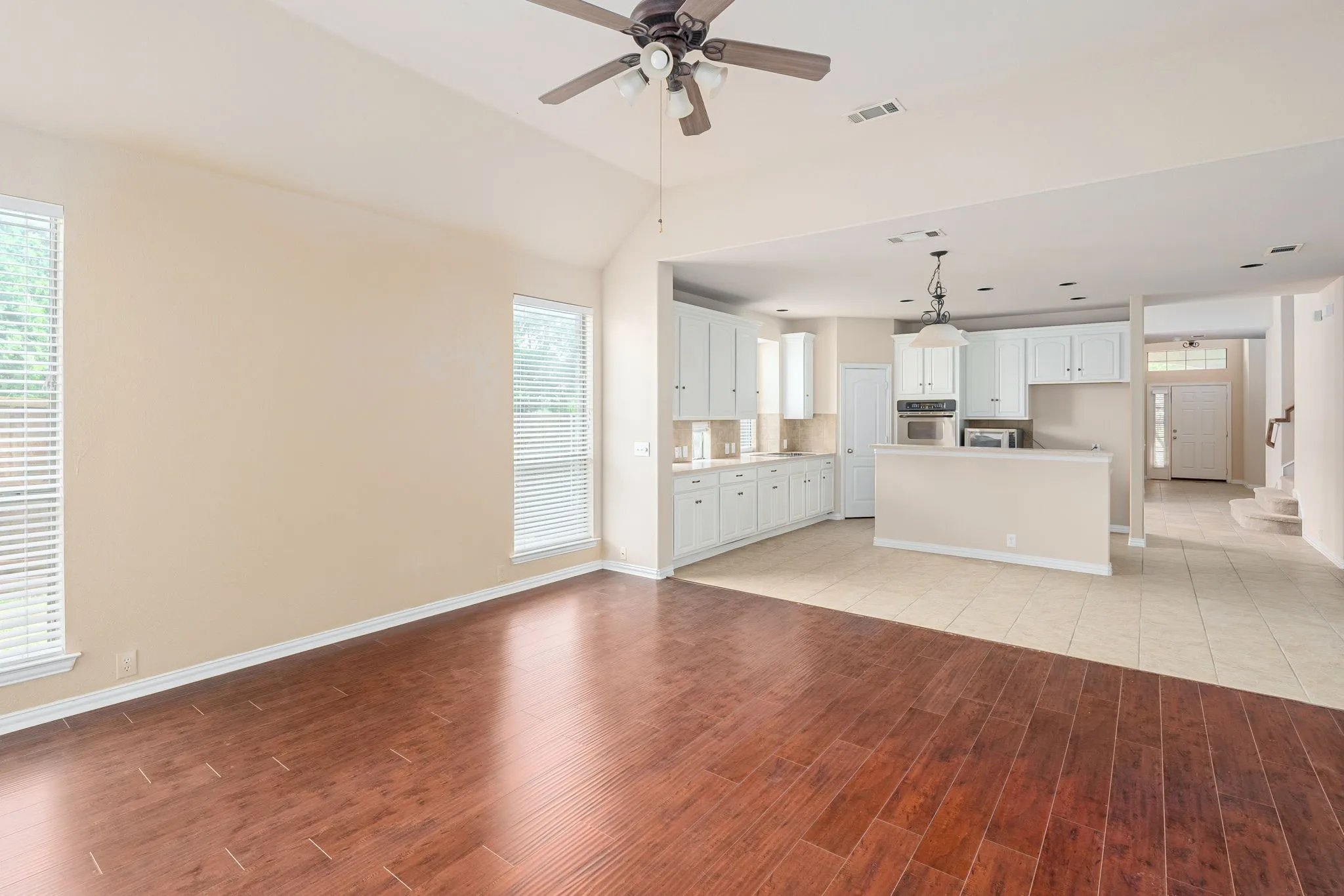 Single Family Residence For Rent in Collin County , 11085 Prescott Drive, Frisco, Texas 75033, 4 Bedroom, 4 Bathroom, 2 Garage spaces, 2,832 Sqft, built in 2004, mls#21338381, Real Estate Agent in Frisco, Homes For Rent in Collin county, Homes For Rent in Frisco, Realtor in Frisco Texas, Real Estate Brokerage Independent Realty Texas, Luminita Cordes Realtor