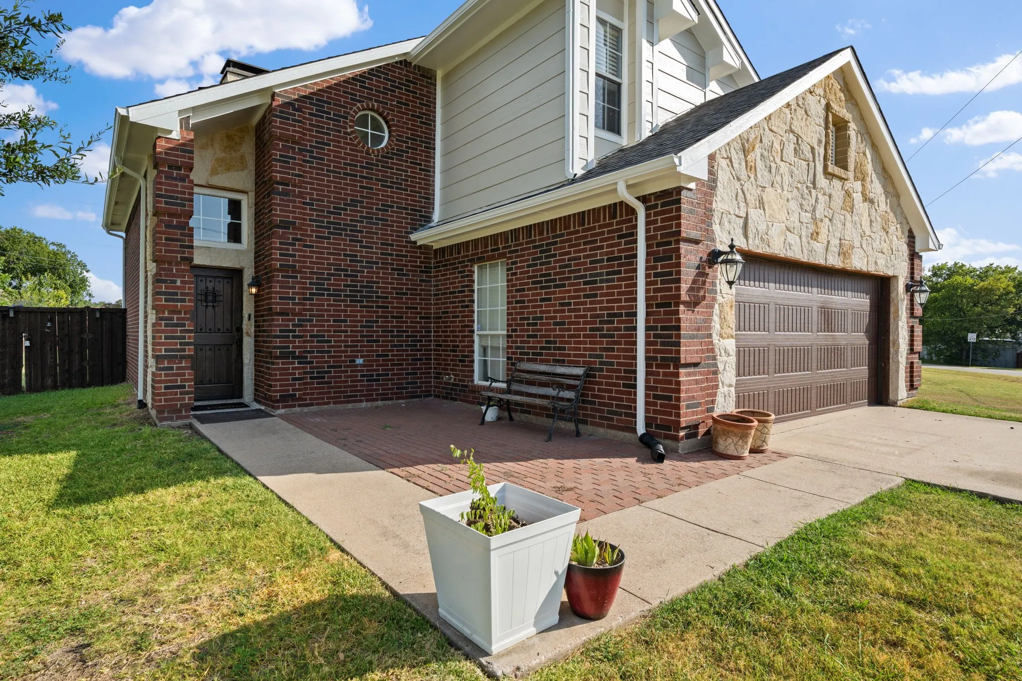 Single Family Residence For Sale in Denton County , 4514 Haven Hill Drive, The Colony, Texas 75056, 3 Bedroom, 3 Bathroom, 2 Garage spaces, 1,714 Sqft, built in 2000, mls#21334972, Real Estate Agent in The Colony, Homes For Sale in Denton county, Homes For Sale in The Colony, Realtor in The Colony Texas, Real Estate Brokerage Independent Realty Texas, Luminita Cordes Realtor