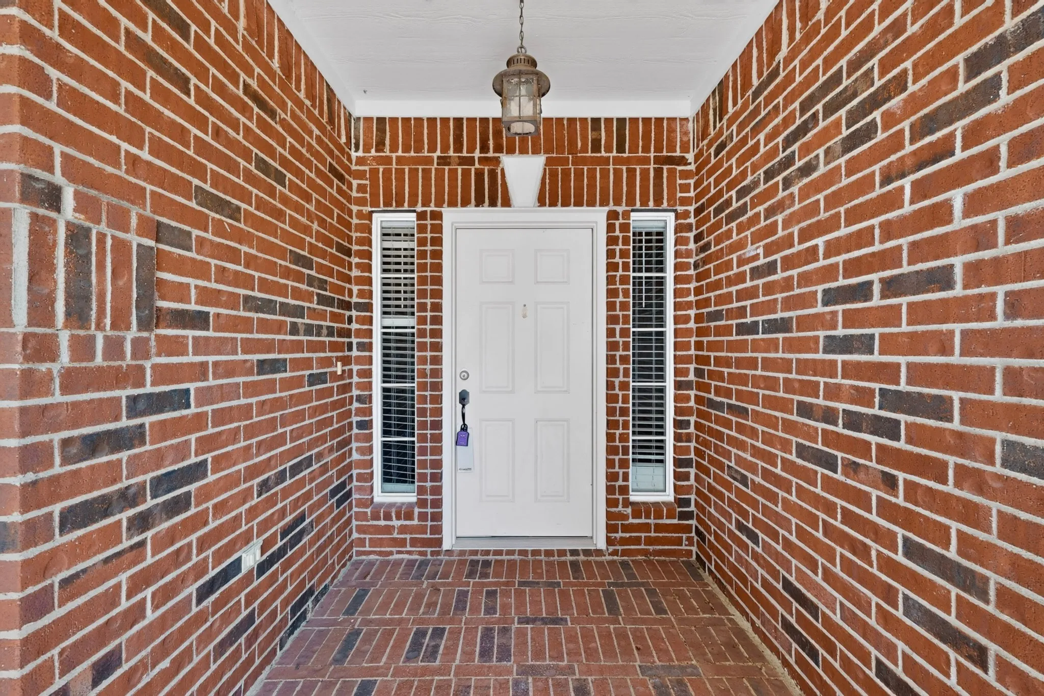 Single Family Residence For Sale in Tarrant County , 710 Bowie Lane, Mansfield, Texas 76063, 3 Bedroom, 2 Bathroom, 2 Garage spaces, 2,132 Sqft, built in 2001, mls#21338356, Real Estate Agent in Mansfield, Homes For Sale in Tarrant county, Homes For Sale in Mansfield, Realtor in Mansfield Texas, Real Estate Brokerage Independent Realty Texas, Luminita Cordes Realtor