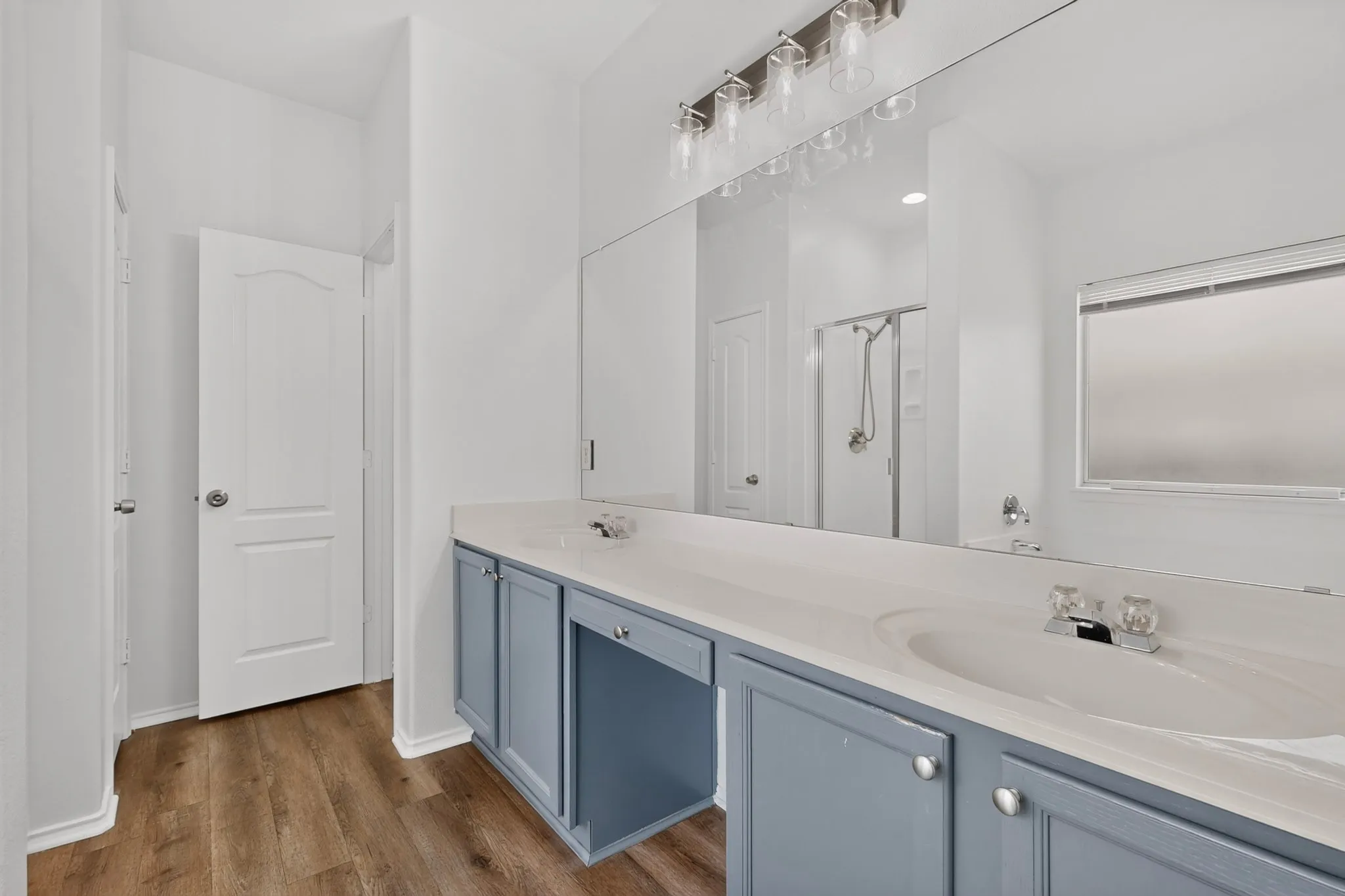 Single Family Residence For Sale in Tarrant County , 710 Bowie Lane, Mansfield, Texas 76063, 3 Bedroom, 2 Bathroom, 2 Garage spaces, 2,132 Sqft, built in 2001, mls#21338356, Real Estate Agent in Mansfield, Homes For Sale in Tarrant county, Homes For Sale in Mansfield, Realtor in Mansfield Texas, Real Estate Brokerage Independent Realty Texas, Luminita Cordes Realtor