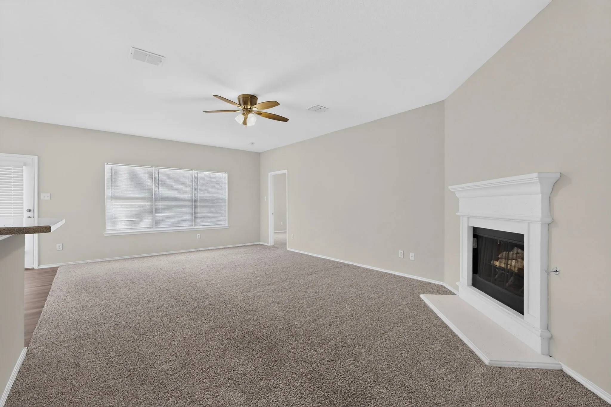 Single Family Residence For Sale in Tarrant County , 710 Bowie Lane, Mansfield, Texas 76063, 3 Bedroom, 2 Bathroom, 2 Garage spaces, 2,132 Sqft, built in 2001, mls#21338356, Real Estate Agent in Mansfield, Homes For Sale in Tarrant county, Homes For Sale in Mansfield, Realtor in Mansfield Texas, Real Estate Brokerage Independent Realty Texas, Luminita Cordes Realtor