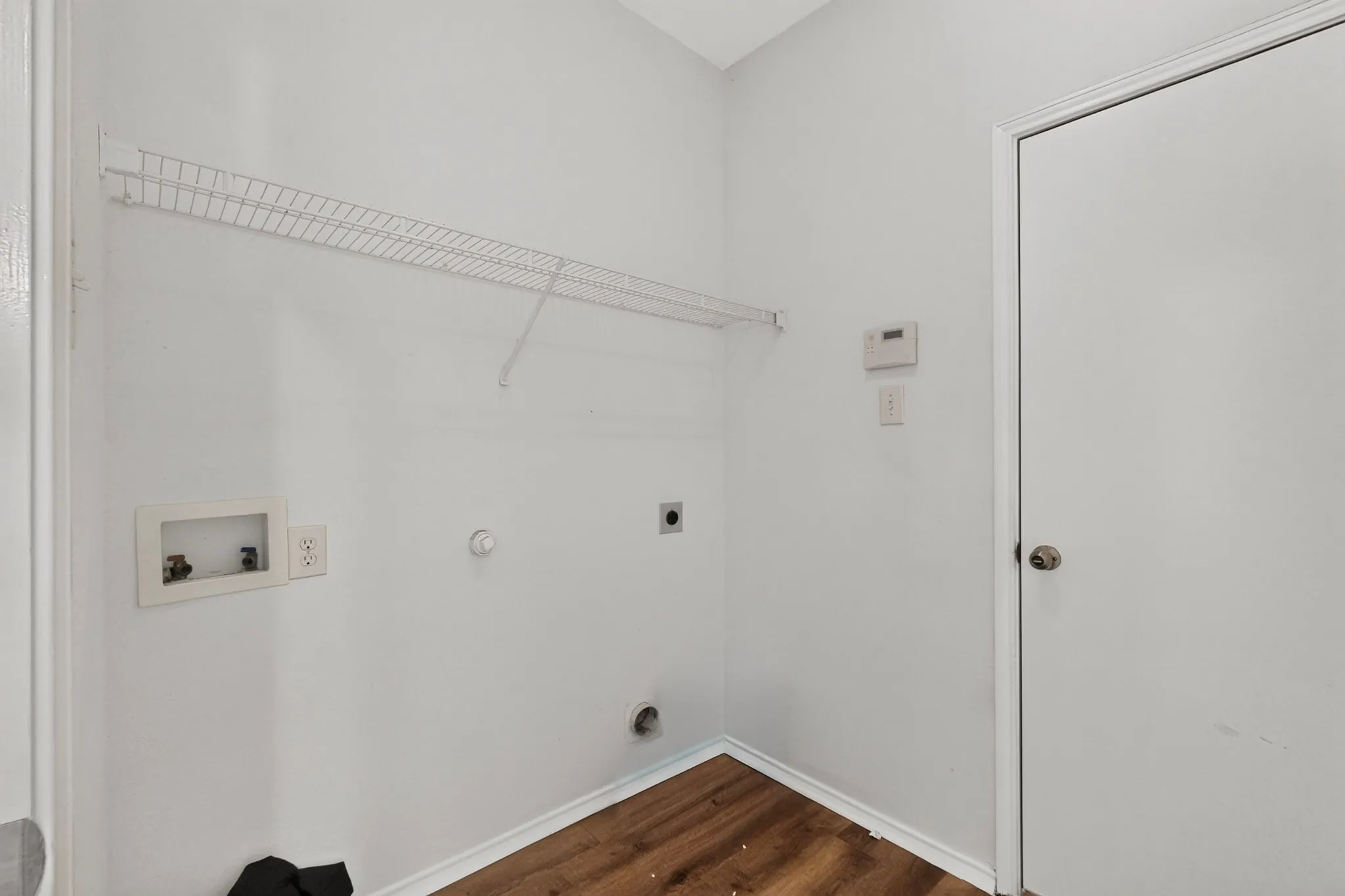 Single Family Residence For Sale in Tarrant County , 710 Bowie Lane, Mansfield, Texas 76063, 3 Bedroom, 2 Bathroom, 2 Garage spaces, 2,132 Sqft, built in 2001, mls#21338356, Real Estate Agent in Mansfield, Homes For Sale in Tarrant county, Homes For Sale in Mansfield, Realtor in Mansfield Texas, Real Estate Brokerage Independent Realty Texas, Luminita Cordes Realtor