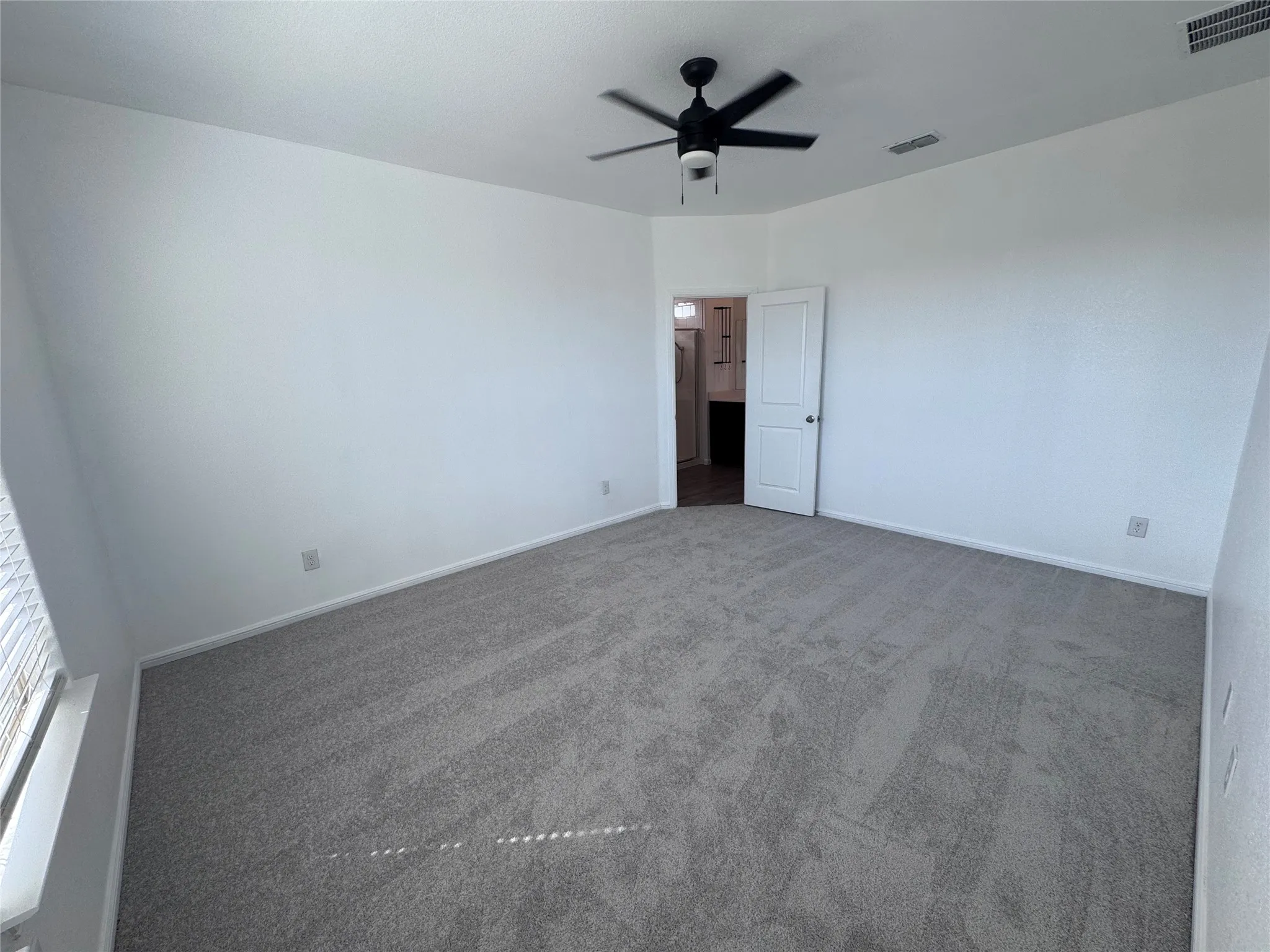 Single Family Residence For Rent in Tarrant County , 9312 Red Brush Trail, Fort Worth, Texas 76131, 5 Bedroom, 2 Bathroom, 2 Garage spaces, 2,146 Sqft, built in 2022, mls#21338370, Real Estate Agent in Fort Worth, Homes For Rent in Tarrant county, Homes For Rent in Fort Worth, Realtor in Fort Worth Texas, Real Estate Brokerage Independent Realty Texas, Luminita Cordes Realtor