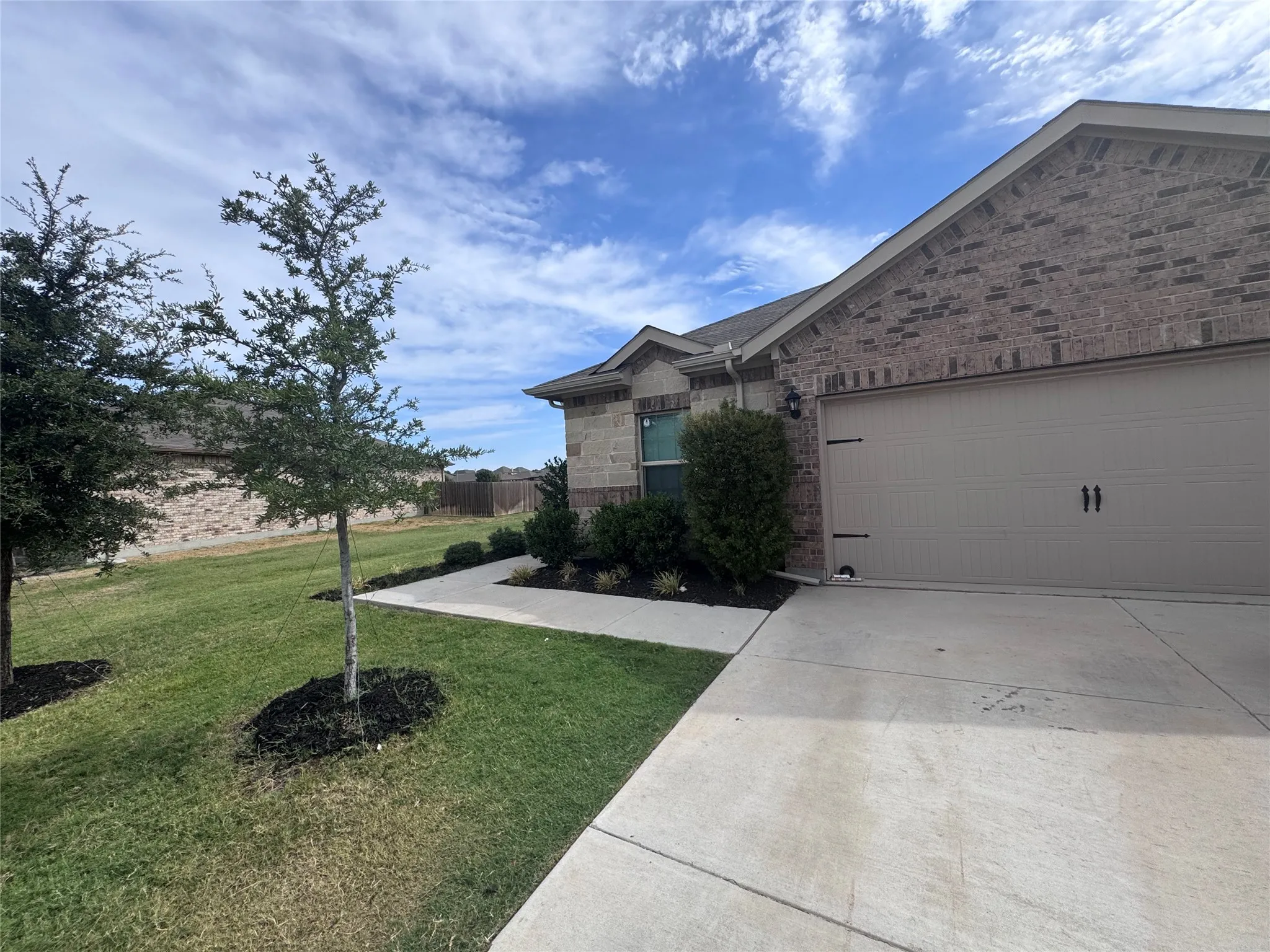 Single Family Residence For Rent in Tarrant County , 9312 Red Brush Trail, Fort Worth, Texas 76131, 5 Bedroom, 2 Bathroom, 2 Garage spaces, 2,146 Sqft, built in 2022, mls#21338370, Real Estate Agent in Fort Worth, Homes For Rent in Tarrant county, Homes For Rent in Fort Worth, Realtor in Fort Worth Texas, Real Estate Brokerage Independent Realty Texas, Luminita Cordes Realtor