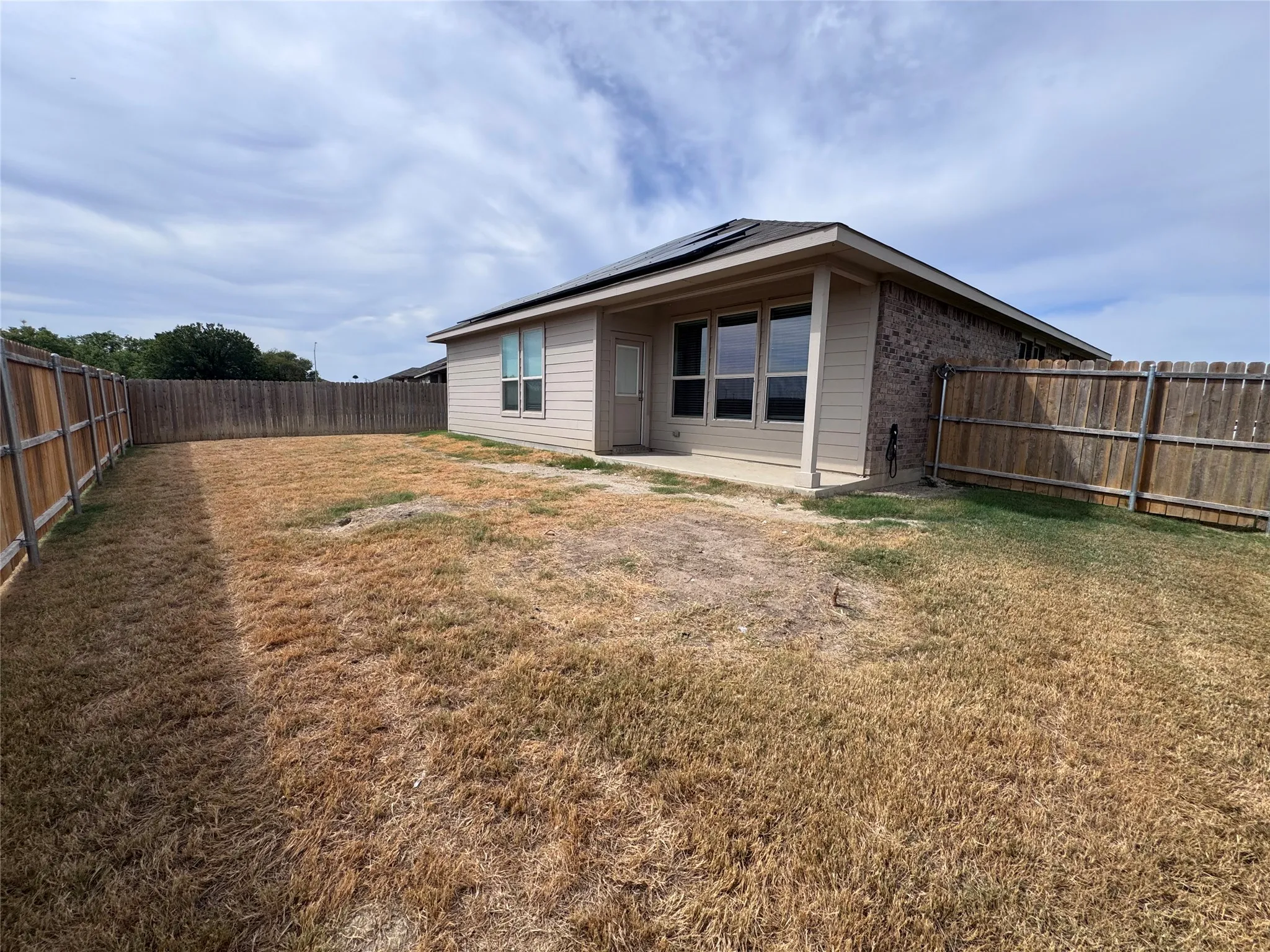 Single Family Residence For Rent in Tarrant County , 9312 Red Brush Trail, Fort Worth, Texas 76131, 5 Bedroom, 2 Bathroom, 2 Garage spaces, 2,146 Sqft, built in 2022, mls#21338370, Real Estate Agent in Fort Worth, Homes For Rent in Tarrant county, Homes For Rent in Fort Worth, Realtor in Fort Worth Texas, Real Estate Brokerage Independent Realty Texas, Luminita Cordes Realtor