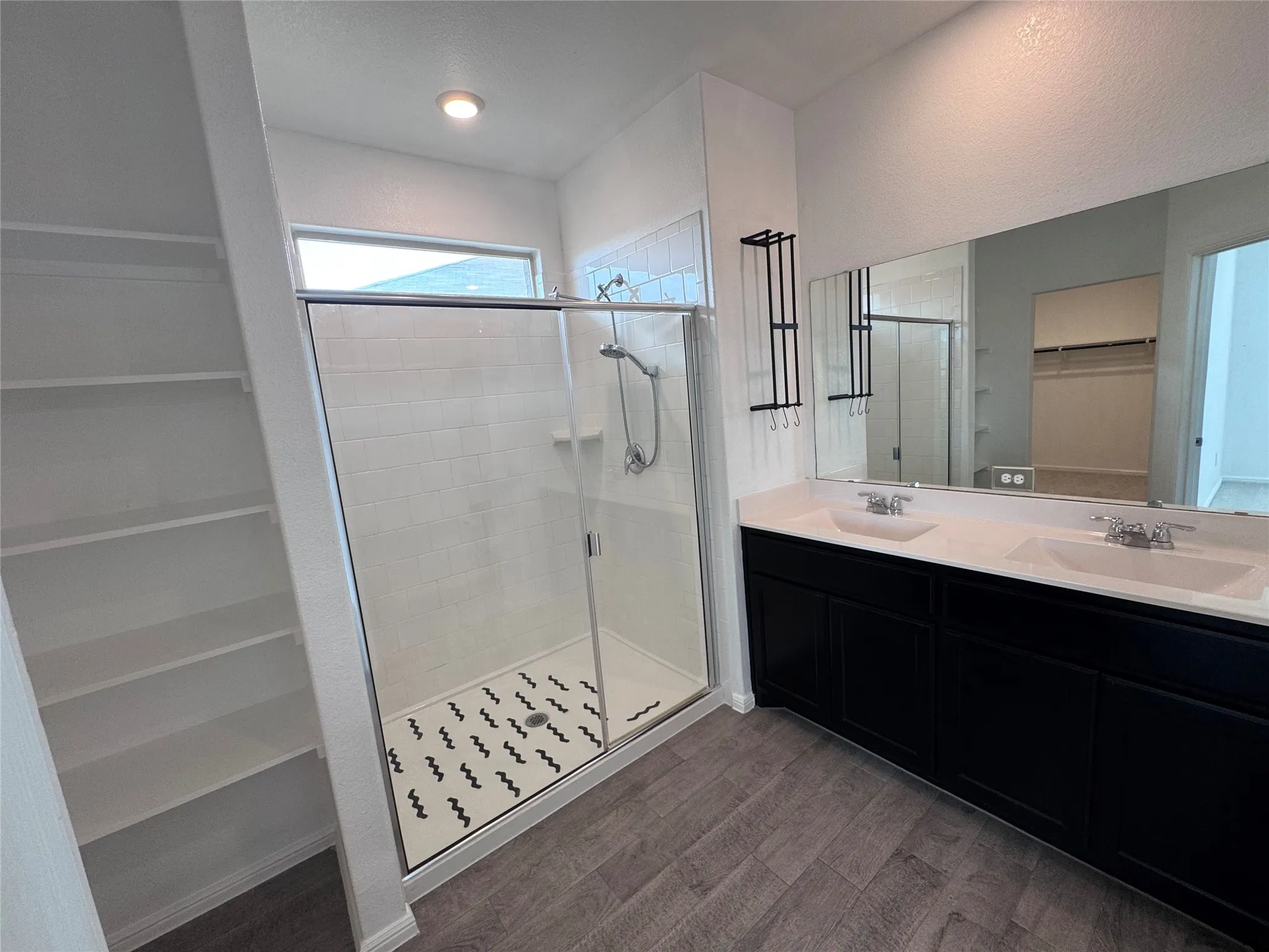 Single Family Residence For Rent in Tarrant County , 9312 Red Brush Trail, Fort Worth, Texas 76131, 5 Bedroom, 2 Bathroom, 2 Garage spaces, 2,146 Sqft, built in 2022, mls#21338370, Real Estate Agent in Fort Worth, Homes For Rent in Tarrant county, Homes For Rent in Fort Worth, Realtor in Fort Worth Texas, Real Estate Brokerage Independent Realty Texas, Luminita Cordes Realtor