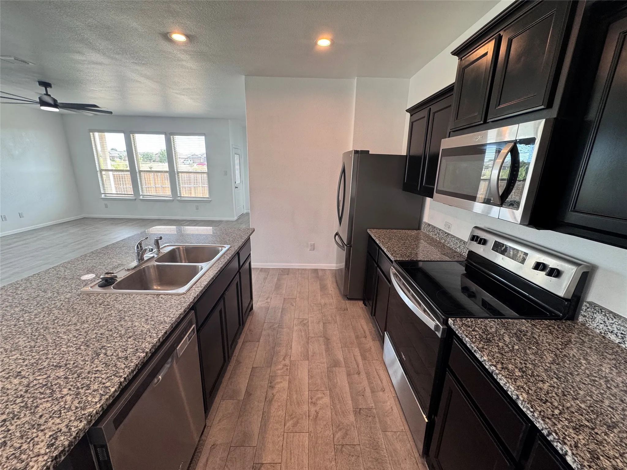 Single Family Residence For Rent in Tarrant County , 9312 Red Brush Trail, Fort Worth, Texas 76131, 5 Bedroom, 2 Bathroom, 2 Garage spaces, 2,146 Sqft, built in 2022, mls#21338370, Real Estate Agent in Fort Worth, Homes For Rent in Tarrant county, Homes For Rent in Fort Worth, Realtor in Fort Worth Texas, Real Estate Brokerage Independent Realty Texas, Luminita Cordes Realtor