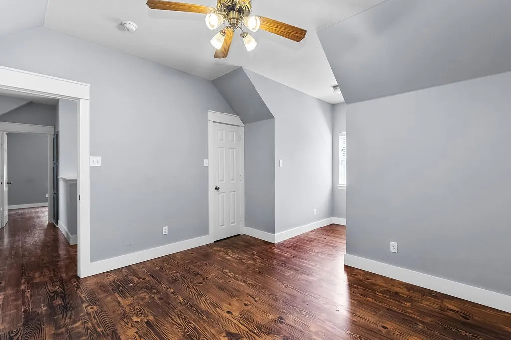 Single Family Residence For Sale in Johnson County , 613 Forest Edge Street, Burleson, Texas 76028, 3 Bedroom, 3 Bathroom, 2 Garage spaces, 1,993 Sqft, built in 1996, mls#21337149, Real Estate Agent in Burleson, Homes For Sale in Johnson county, Homes For Sale in Burleson, Realtor in Burleson Texas, Real Estate Brokerage Independent Realty Texas, Luminita Cordes Realtor