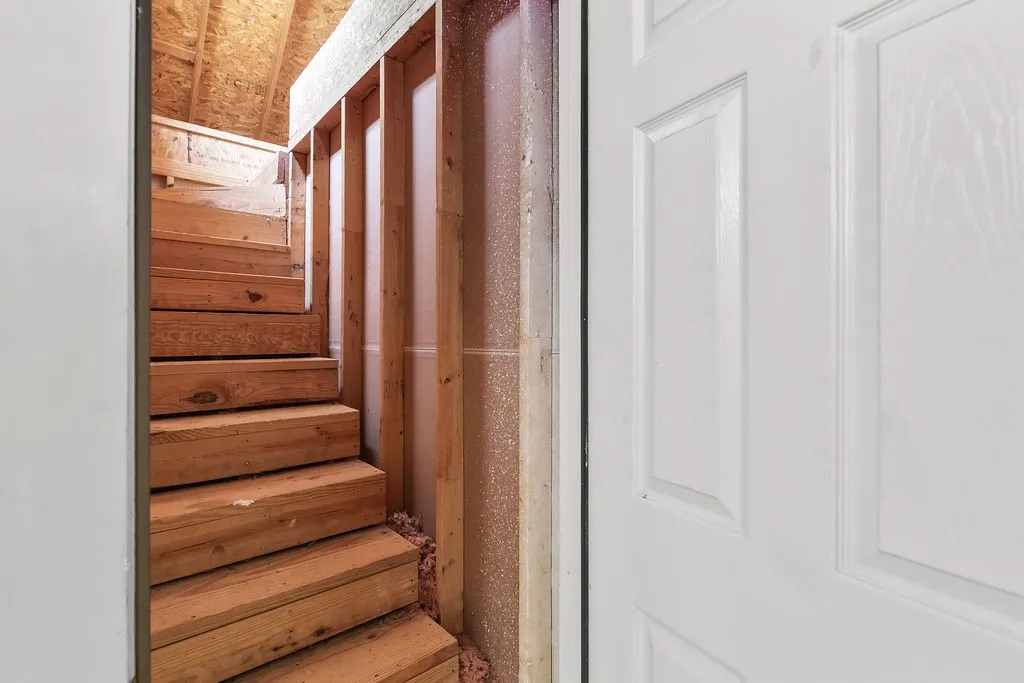 Single Family Residence For Sale in Johnson County , 613 Forest Edge Street, Burleson, Texas 76028, 3 Bedroom, 3 Bathroom, 2 Garage spaces, 1,993 Sqft, built in 1996, mls#21337149, Real Estate Agent in Burleson, Homes For Sale in Johnson county, Homes For Sale in Burleson, Realtor in Burleson Texas, Real Estate Brokerage Independent Realty Texas, Luminita Cordes Realtor