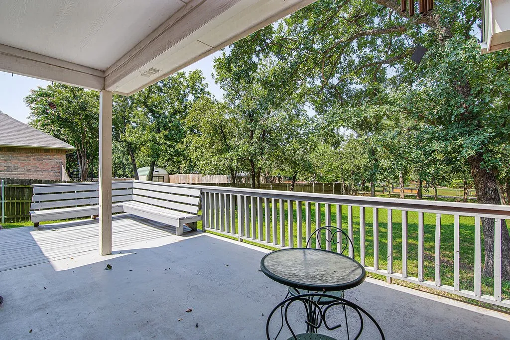 Single Family Residence For Sale in Johnson County , 613 Forest Edge Street, Burleson, Texas 76028, 3 Bedroom, 3 Bathroom, 2 Garage spaces, 1,993 Sqft, built in 1996, mls#21337149, Real Estate Agent in Burleson, Homes For Sale in Johnson county, Homes For Sale in Burleson, Realtor in Burleson Texas, Real Estate Brokerage Independent Realty Texas, Luminita Cordes Realtor