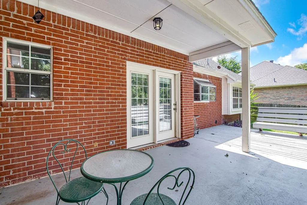 Single Family Residence For Sale in Johnson County , 613 Forest Edge Street, Burleson, Texas 76028, 3 Bedroom, 3 Bathroom, 2 Garage spaces, 1,993 Sqft, built in 1996, mls#21337149, Real Estate Agent in Burleson, Homes For Sale in Johnson county, Homes For Sale in Burleson, Realtor in Burleson Texas, Real Estate Brokerage Independent Realty Texas, Luminita Cordes Realtor