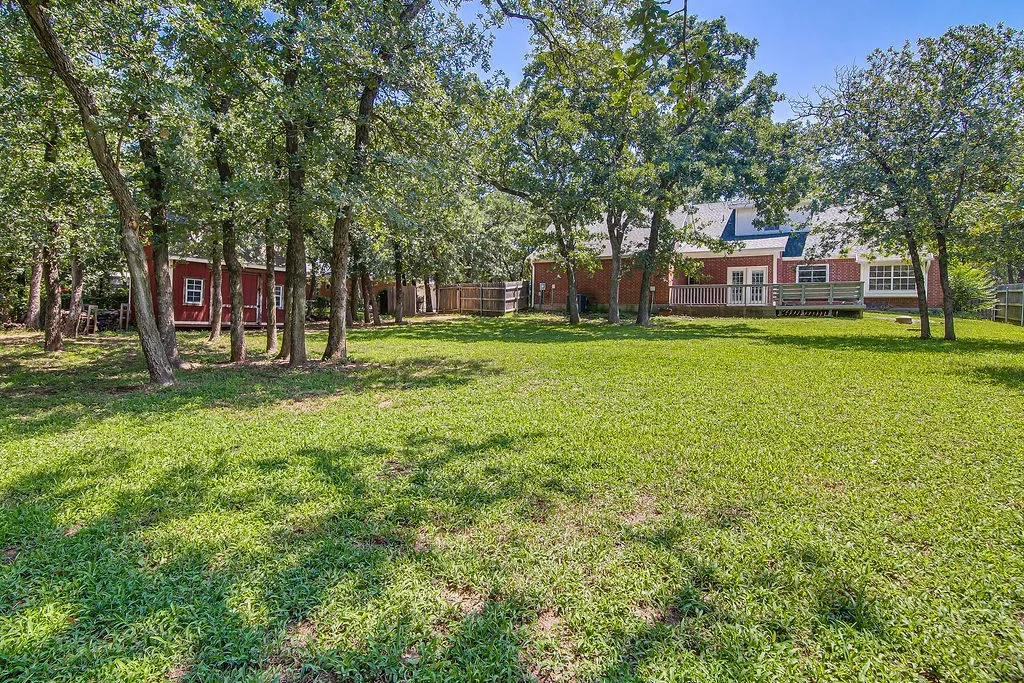 Single Family Residence For Sale in Johnson County , 613 Forest Edge Street, Burleson, Texas 76028, 3 Bedroom, 3 Bathroom, 2 Garage spaces, 1,993 Sqft, built in 1996, mls#21337149, Real Estate Agent in Burleson, Homes For Sale in Johnson county, Homes For Sale in Burleson, Realtor in Burleson Texas, Real Estate Brokerage Independent Realty Texas, Luminita Cordes Realtor