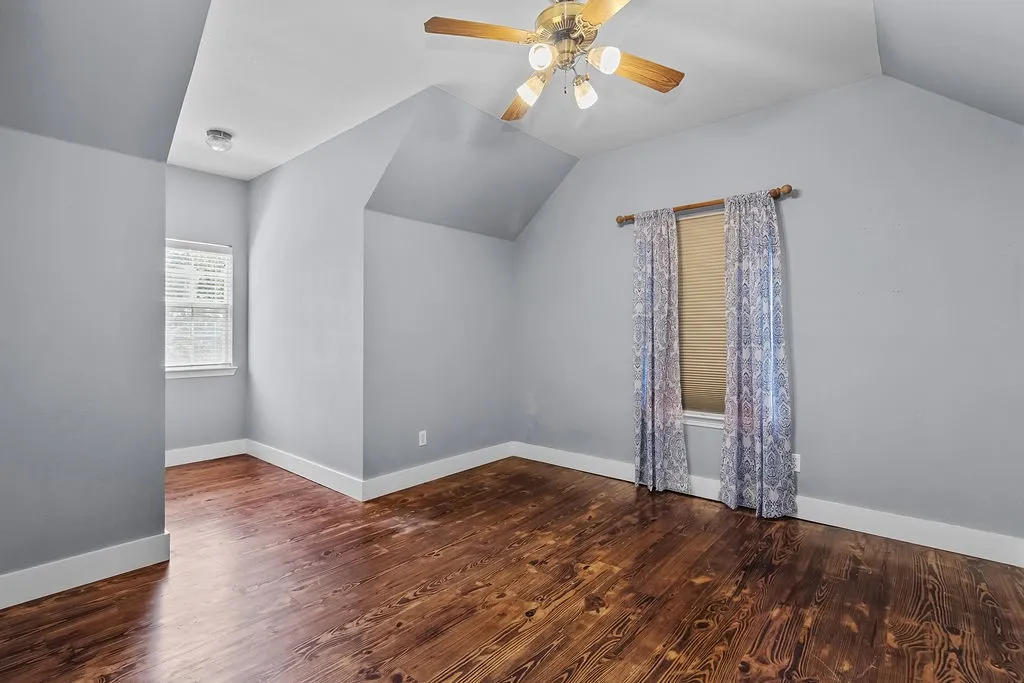 Single Family Residence For Sale in Johnson County , 613 Forest Edge Street, Burleson, Texas 76028, 3 Bedroom, 3 Bathroom, 2 Garage spaces, 1,993 Sqft, built in 1996, mls#21337149, Real Estate Agent in Burleson, Homes For Sale in Johnson county, Homes For Sale in Burleson, Realtor in Burleson Texas, Real Estate Brokerage Independent Realty Texas, Luminita Cordes Realtor