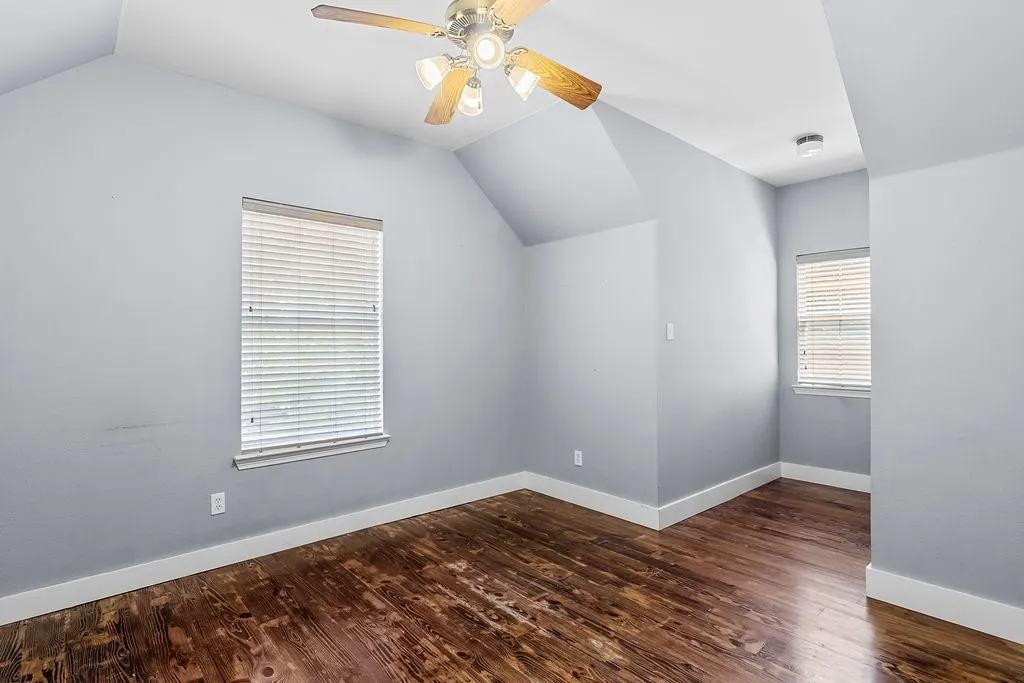Single Family Residence For Sale in Johnson County , 613 Forest Edge Street, Burleson, Texas 76028, 3 Bedroom, 3 Bathroom, 2 Garage spaces, 1,993 Sqft, built in 1996, mls#21337149, Real Estate Agent in Burleson, Homes For Sale in Johnson county, Homes For Sale in Burleson, Realtor in Burleson Texas, Real Estate Brokerage Independent Realty Texas, Luminita Cordes Realtor