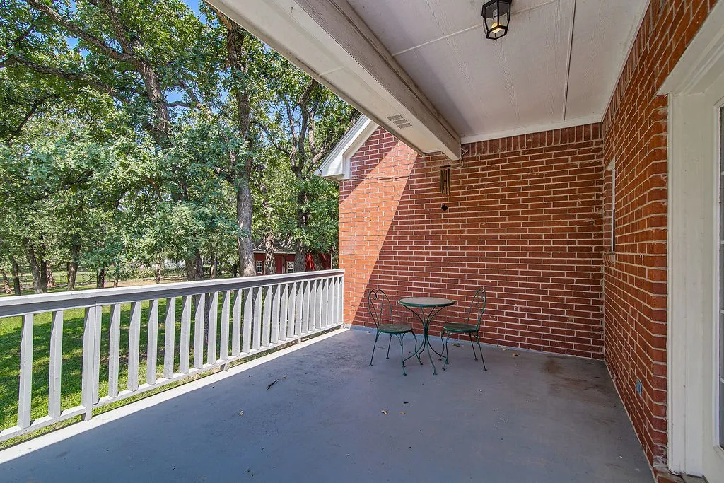 Single Family Residence For Sale in Johnson County , 613 Forest Edge Street, Burleson, Texas 76028, 3 Bedroom, 3 Bathroom, 2 Garage spaces, 1,993 Sqft, built in 1996, mls#21337149, Real Estate Agent in Burleson, Homes For Sale in Johnson county, Homes For Sale in Burleson, Realtor in Burleson Texas, Real Estate Brokerage Independent Realty Texas, Luminita Cordes Realtor