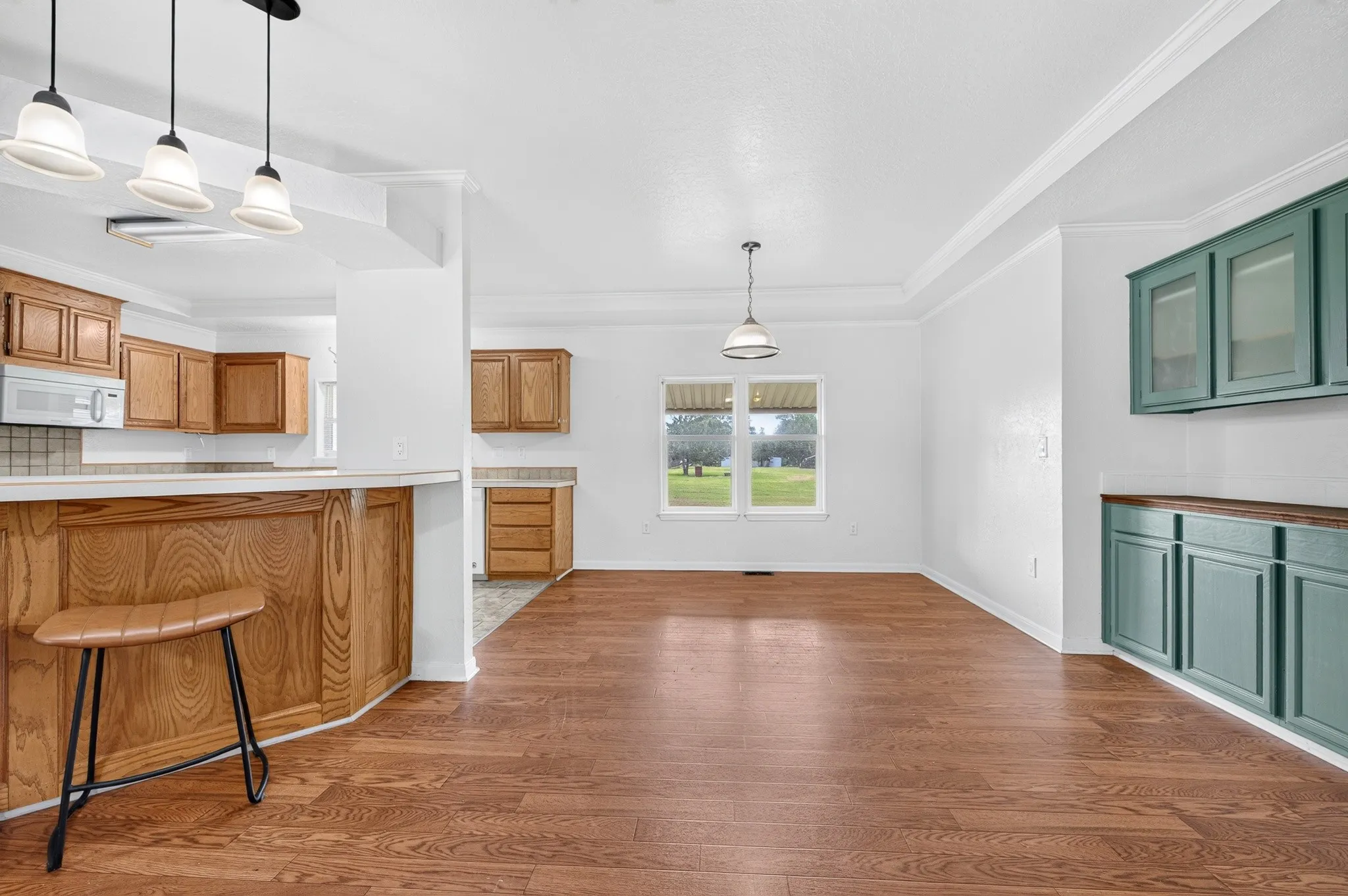 Mobile Home For Sale in Fannin County , 923 County Road 2415, Honey Grove, Texas 75446, 4 Bedroom, 2 Bathroom, 4 Garage spaces, 2,560 Sqft, built in 2004, mls#21338215, Real Estate Agent in Honey Grove, Homes For Sale in Fannin county, Homes For Sale in Honey Grove, Realtor in Honey Grove Texas, Real Estate Brokerage Independent Realty Texas, Luminita Cordes Realtor