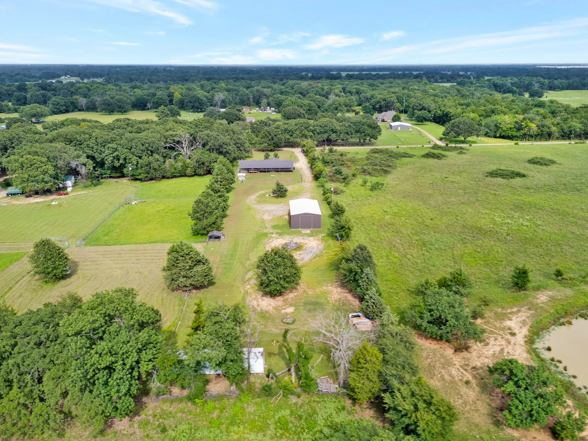 Mobile Home For Sale in Fannin County , 923 County Road 2415, Honey Grove, Texas 75446, 4 Bedroom, 2 Bathroom, 4 Garage spaces, 2,560 Sqft, built in 2004, mls#21338215, Real Estate Agent in Honey Grove, Homes For Sale in Fannin county, Homes For Sale in Honey Grove, Realtor in Honey Grove Texas, Real Estate Brokerage Independent Realty Texas, Luminita Cordes Realtor