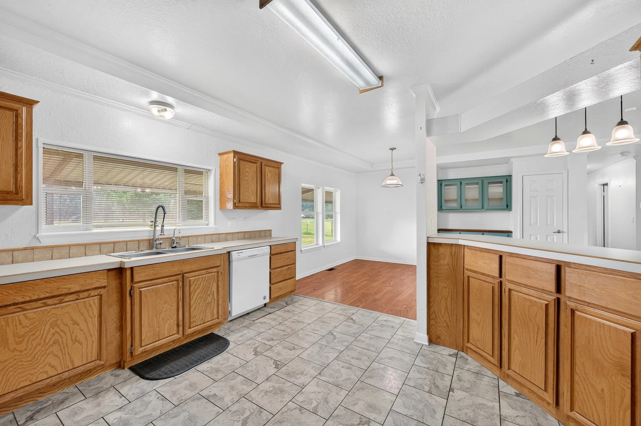 Mobile Home For Sale in Fannin County , 923 County Road 2415, Honey Grove, Texas 75446, 4 Bedroom, 2 Bathroom, 4 Garage spaces, 2,560 Sqft, built in 2004, mls#21338215, Real Estate Agent in Honey Grove, Homes For Sale in Fannin county, Homes For Sale in Honey Grove, Realtor in Honey Grove Texas, Real Estate Brokerage Independent Realty Texas, Luminita Cordes Realtor
