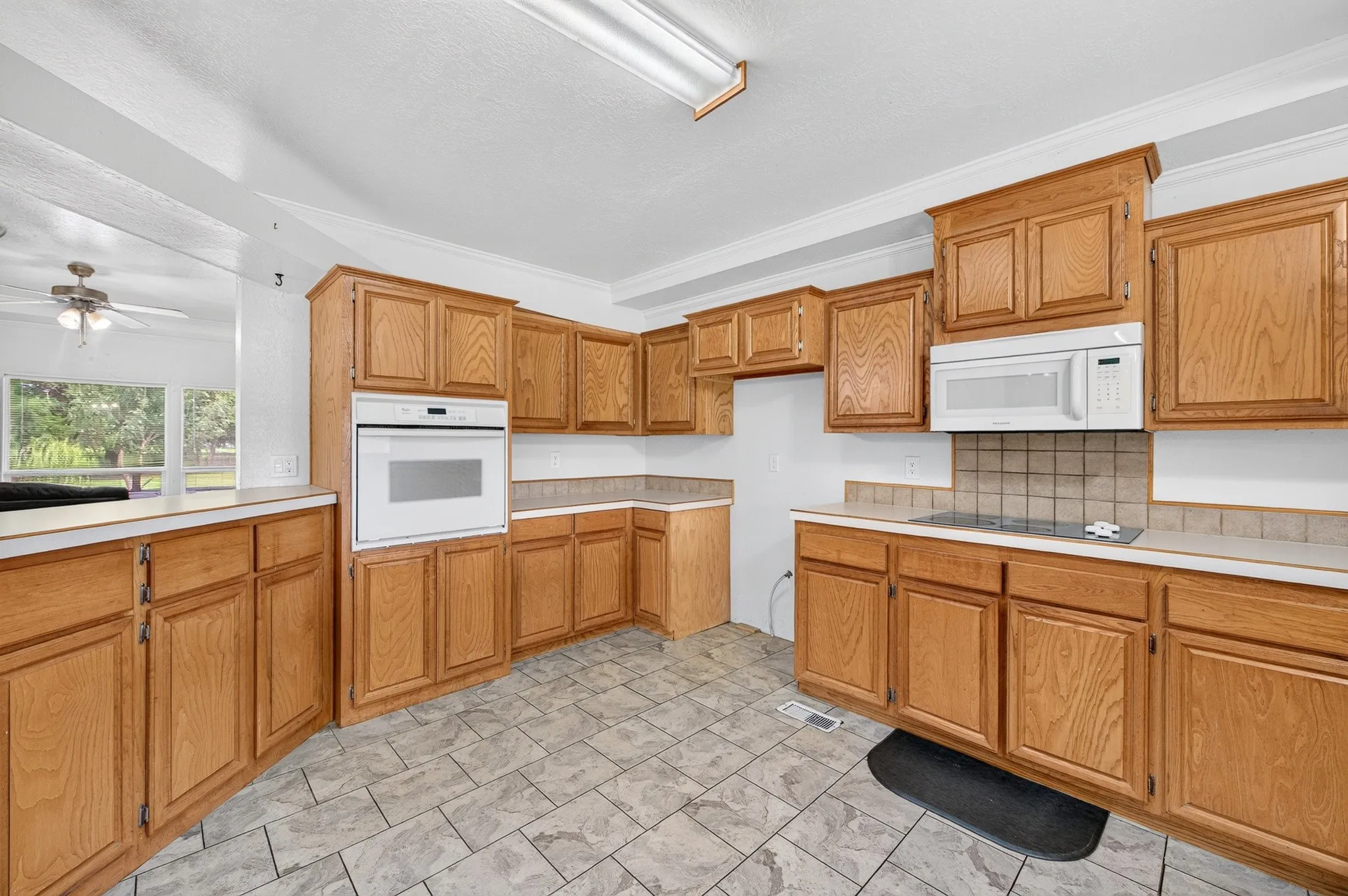 Mobile Home For Sale in Fannin County , 923 County Road 2415, Honey Grove, Texas 75446, 4 Bedroom, 2 Bathroom, 4 Garage spaces, 2,560 Sqft, built in 2004, mls#21338215, Real Estate Agent in Honey Grove, Homes For Sale in Fannin county, Homes For Sale in Honey Grove, Realtor in Honey Grove Texas, Real Estate Brokerage Independent Realty Texas, Luminita Cordes Realtor