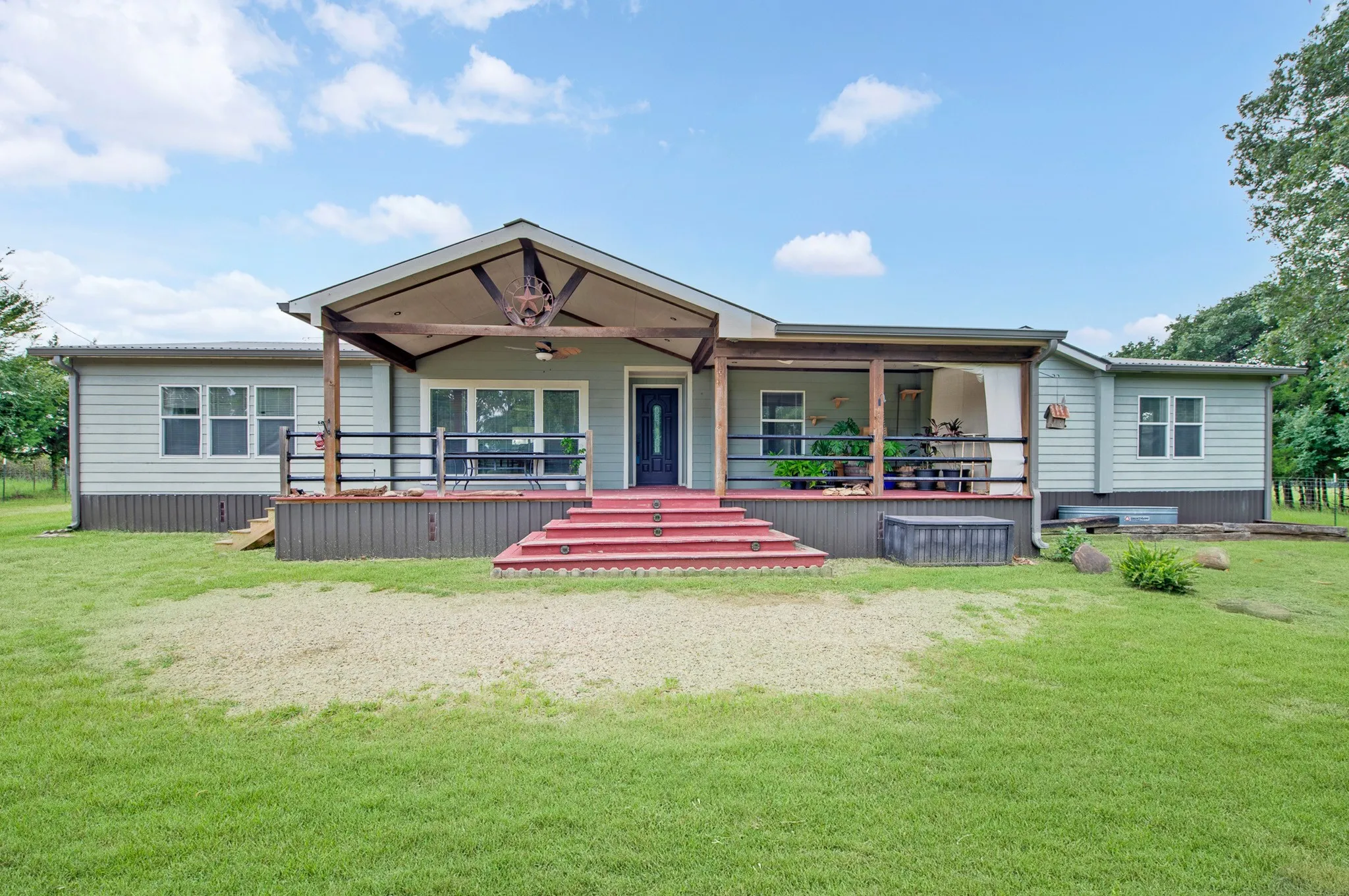 Mobile Home For Sale in Fannin County , 923 County Road 2415, Honey Grove, Texas 75446, 4 Bedroom, 2 Bathroom, 4 Garage spaces, 2,560 Sqft, built in 2004, mls#21338215, Real Estate Agent in Honey Grove, Homes For Sale in Fannin county, Homes For Sale in Honey Grove, Realtor in Honey Grove Texas, Real Estate Brokerage Independent Realty Texas, Luminita Cordes Realtor