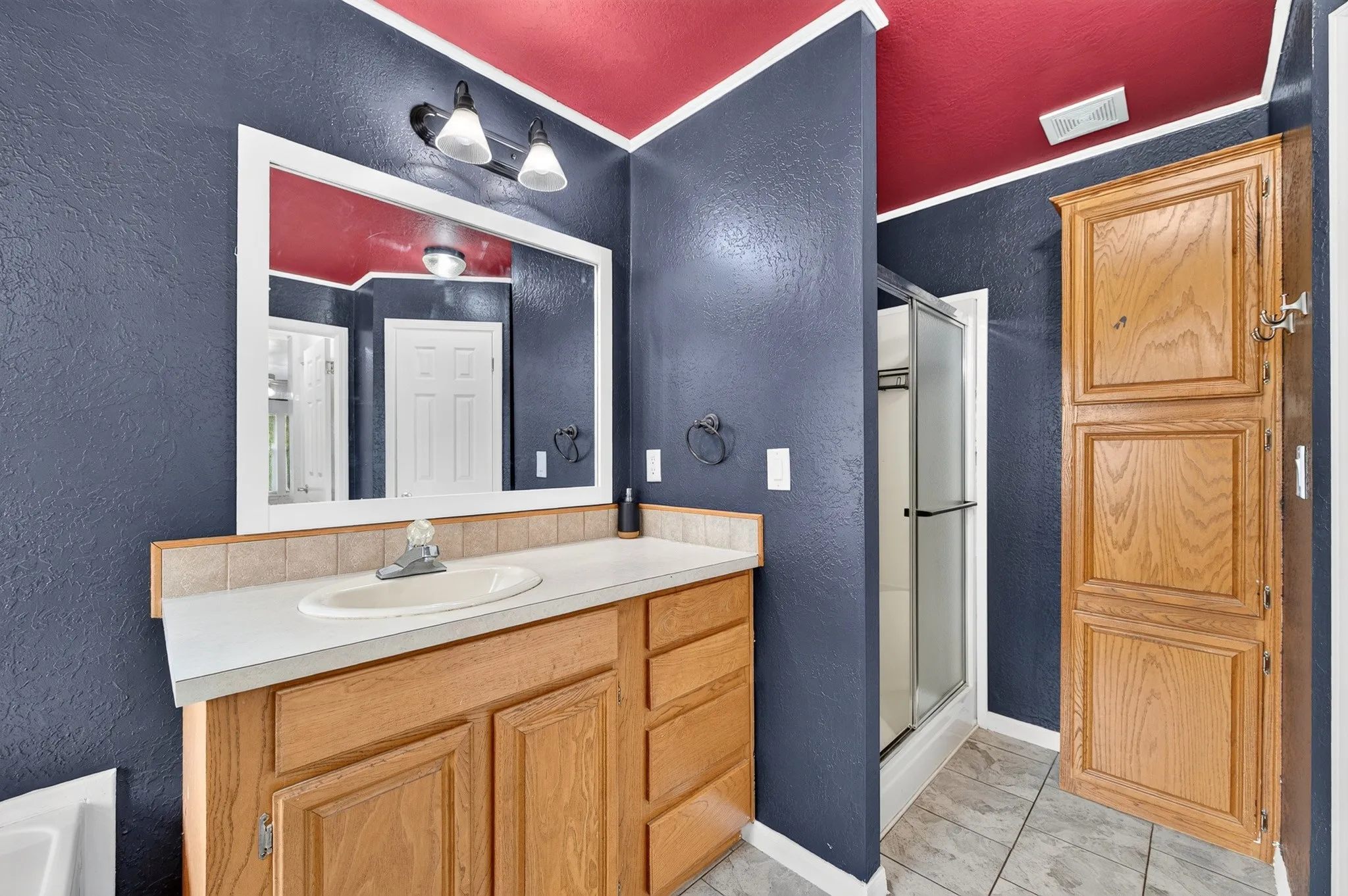 Mobile Home For Sale in Fannin County , 923 County Road 2415, Honey Grove, Texas 75446, 4 Bedroom, 2 Bathroom, 4 Garage spaces, 2,560 Sqft, built in 2004, mls#21338215, Real Estate Agent in Honey Grove, Homes For Sale in Fannin county, Homes For Sale in Honey Grove, Realtor in Honey Grove Texas, Real Estate Brokerage Independent Realty Texas, Luminita Cordes Realtor