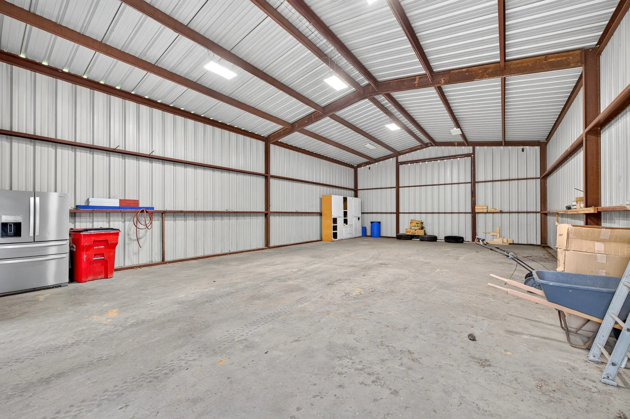 Mobile Home For Sale in Fannin County , 923 County Road 2415, Honey Grove, Texas 75446, 4 Bedroom, 2 Bathroom, 4 Garage spaces, 2,560 Sqft, built in 2004, mls#21338215, Real Estate Agent in Honey Grove, Homes For Sale in Fannin county, Homes For Sale in Honey Grove, Realtor in Honey Grove Texas, Real Estate Brokerage Independent Realty Texas, Luminita Cordes Realtor