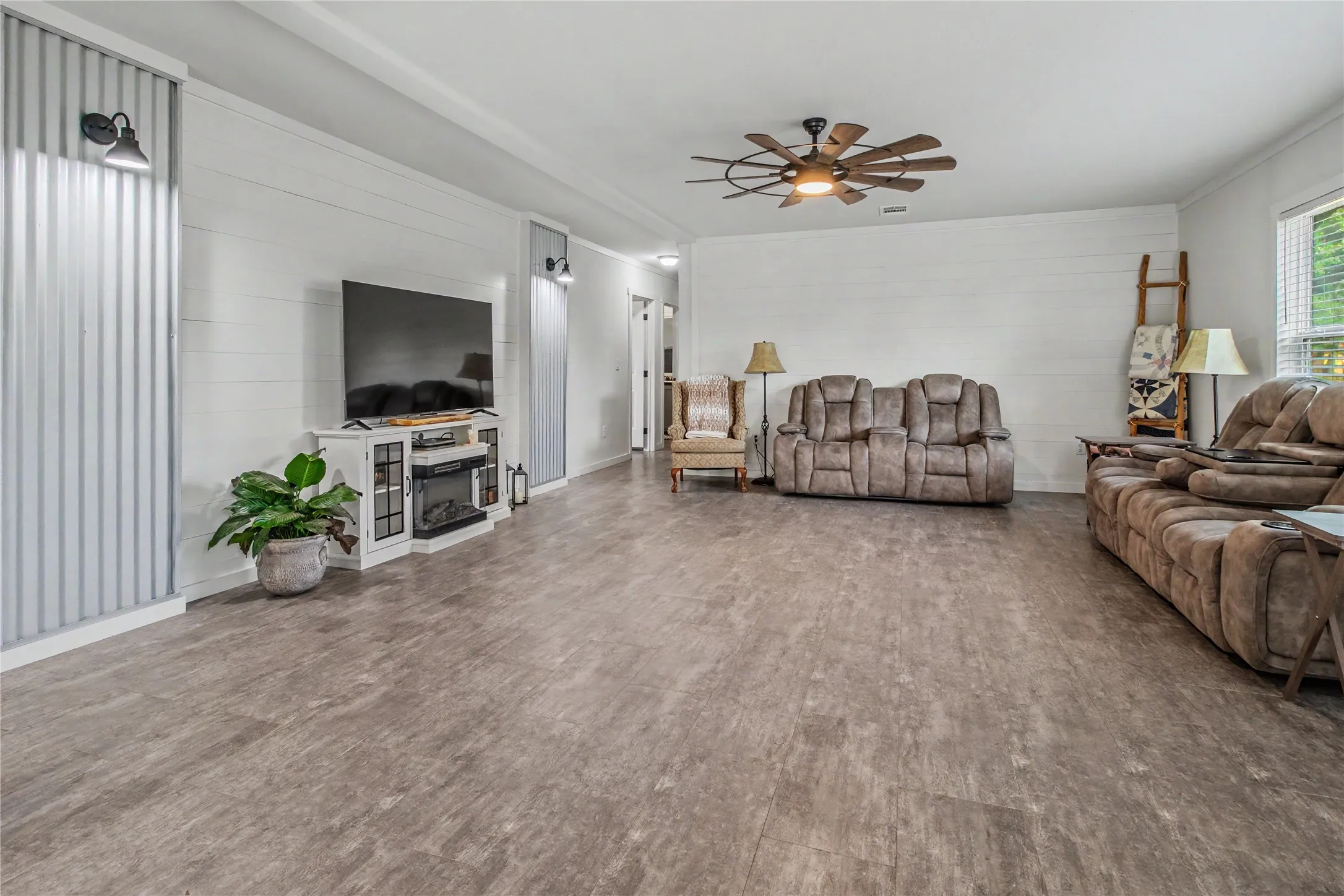 Farm For Sale in Jack County , 3064 Puddin Valley Road, Bowie, Texas 76230, 3 Bedroom, 2 Bathroom, 2 Garage spaces, 2,160 Sqft, built in 2023, mls#21338451, Real Estate Agent in Bowie, Homes For Sale in Jack county, Homes For Sale in Bowie, Realtor in Bowie Texas, Real Estate Brokerage Independent Realty Texas, Luminita Cordes Realtor