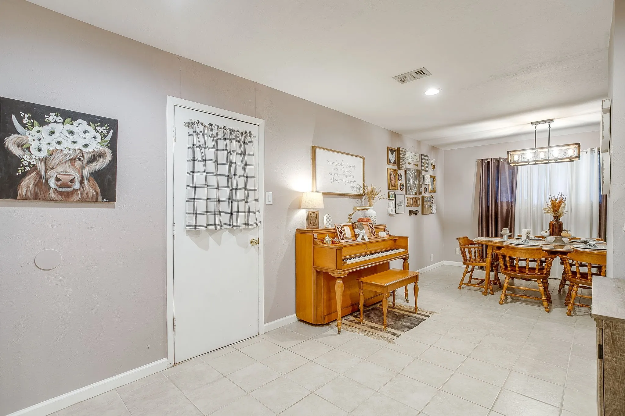 Single Family Residence For Sale in Johnson County , 312 Gardenia Court, Burleson, Texas 76028, 3 Bedroom, 2 Bathroom, 1 Garage spaces, 1,197 Sqft, built in 1966, mls#21337063, Real Estate Agent in Burleson, Homes For Sale in Johnson county, Homes For Sale in Burleson, Realtor in Burleson Texas, Real Estate Brokerage Independent Realty Texas, Luminita Cordes Realtor